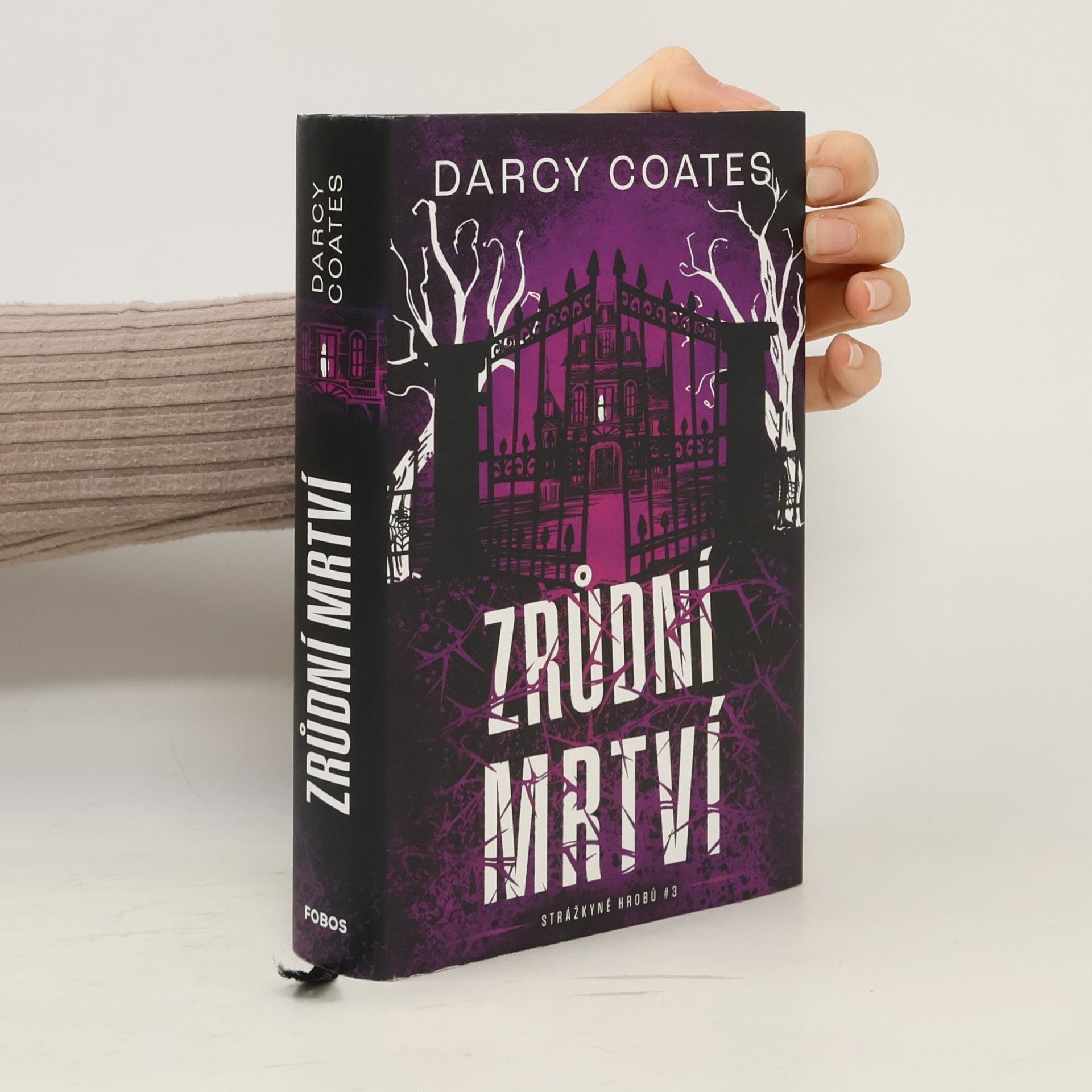 Darcy Coates Zrůdní mrtví