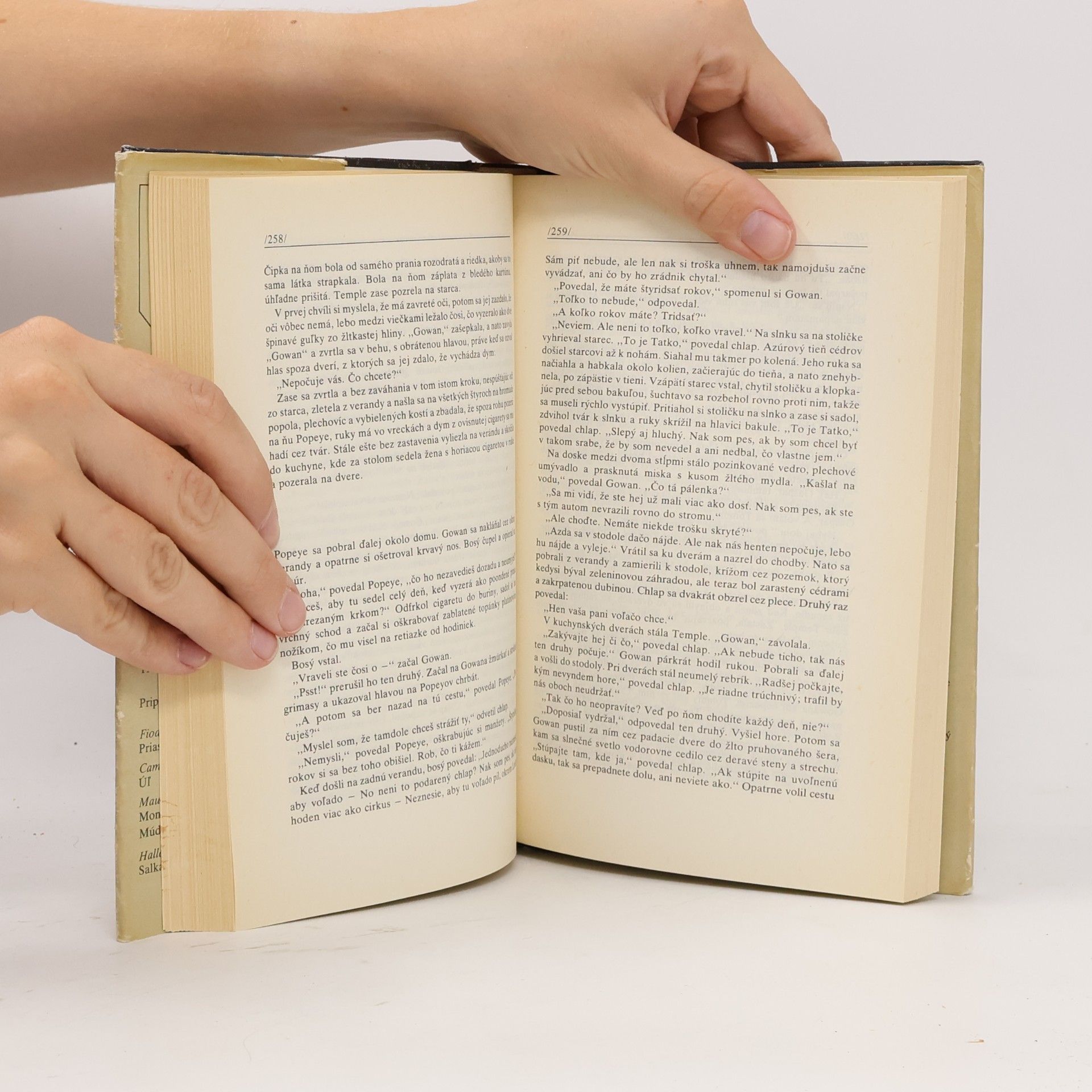 William Faulkner Bľabot a bes; Svätyňa