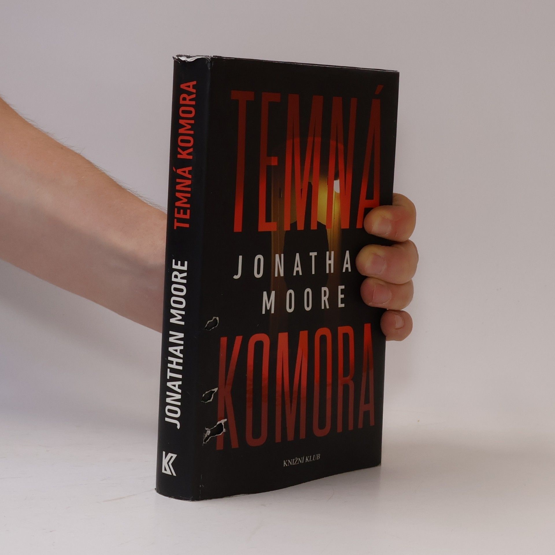 Jonathan Moore Temná komora