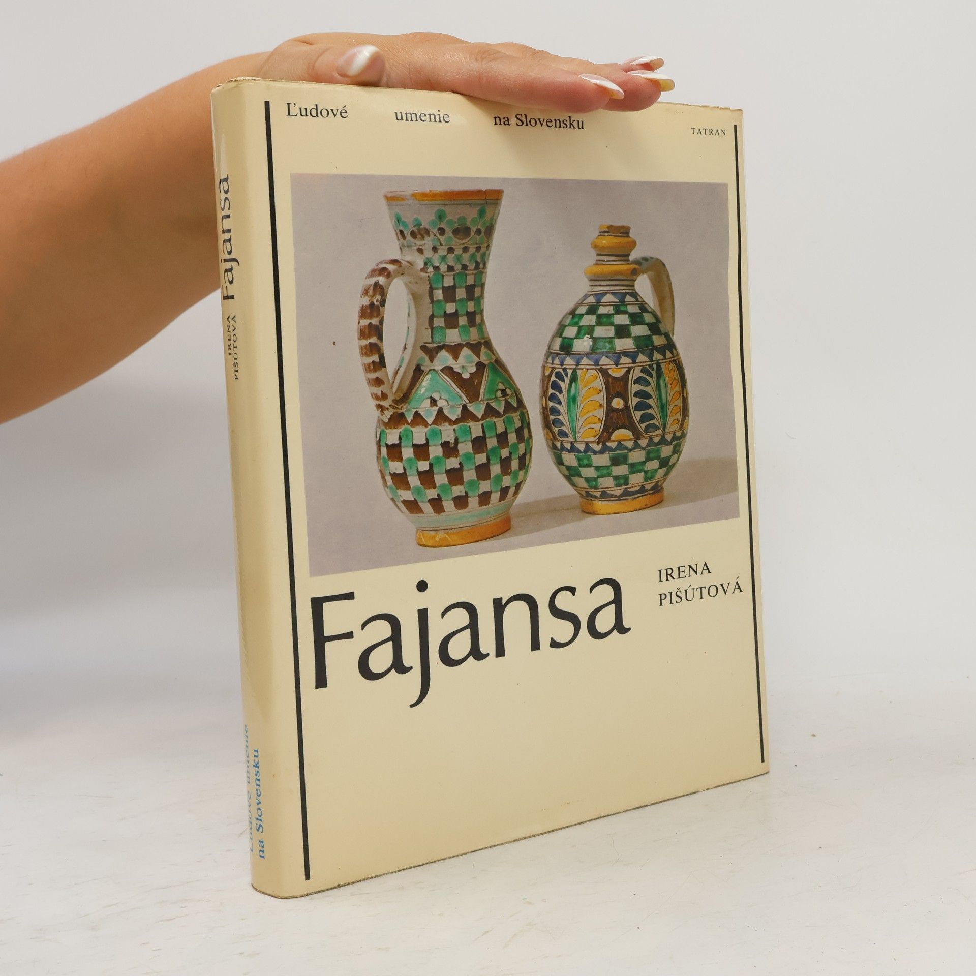 Irena Pišútová Fajansa