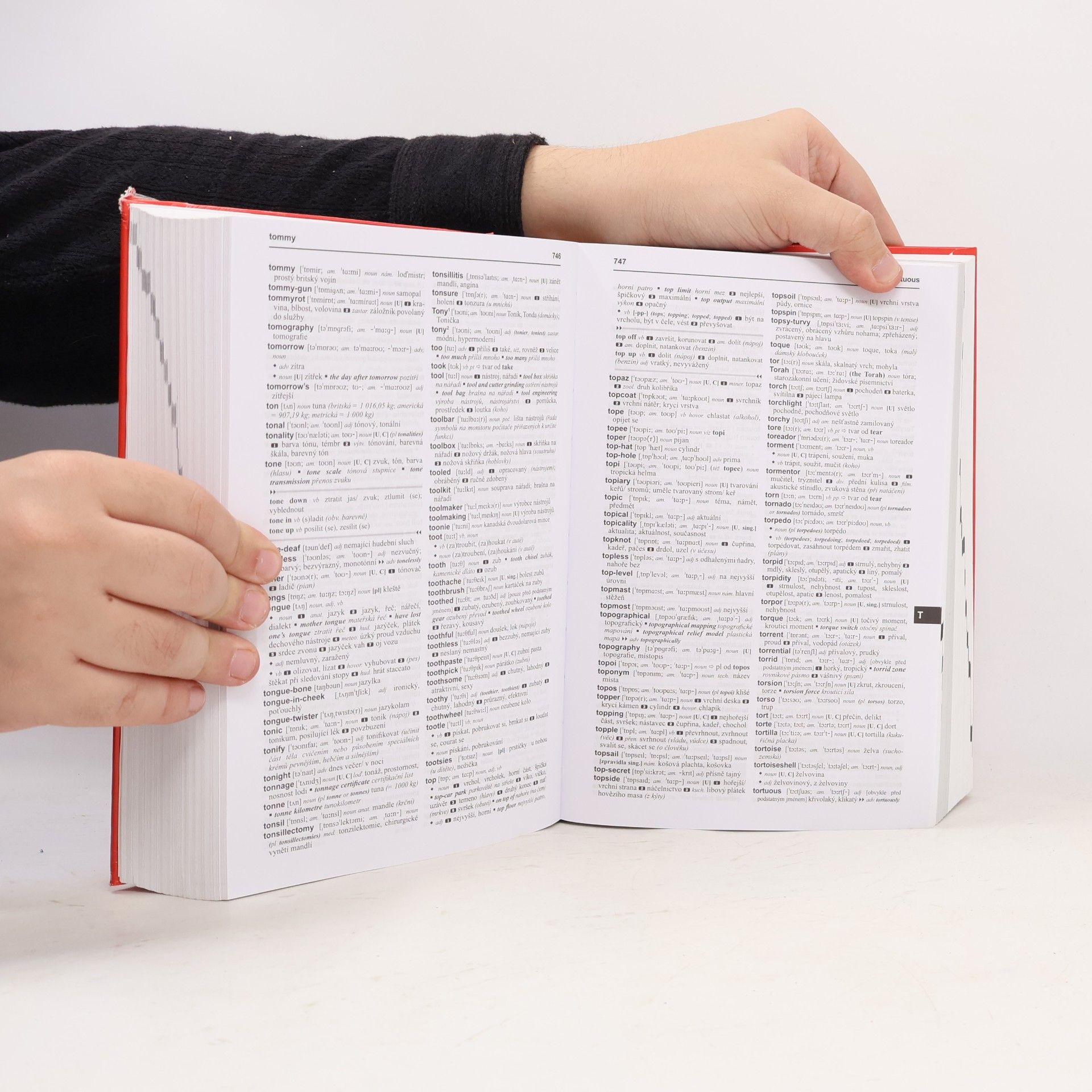 Tomáš Zahradníček Velký anglicko-český, česko-anglický slovník. Comprehensive English-Czech, Czech-English Dictionary