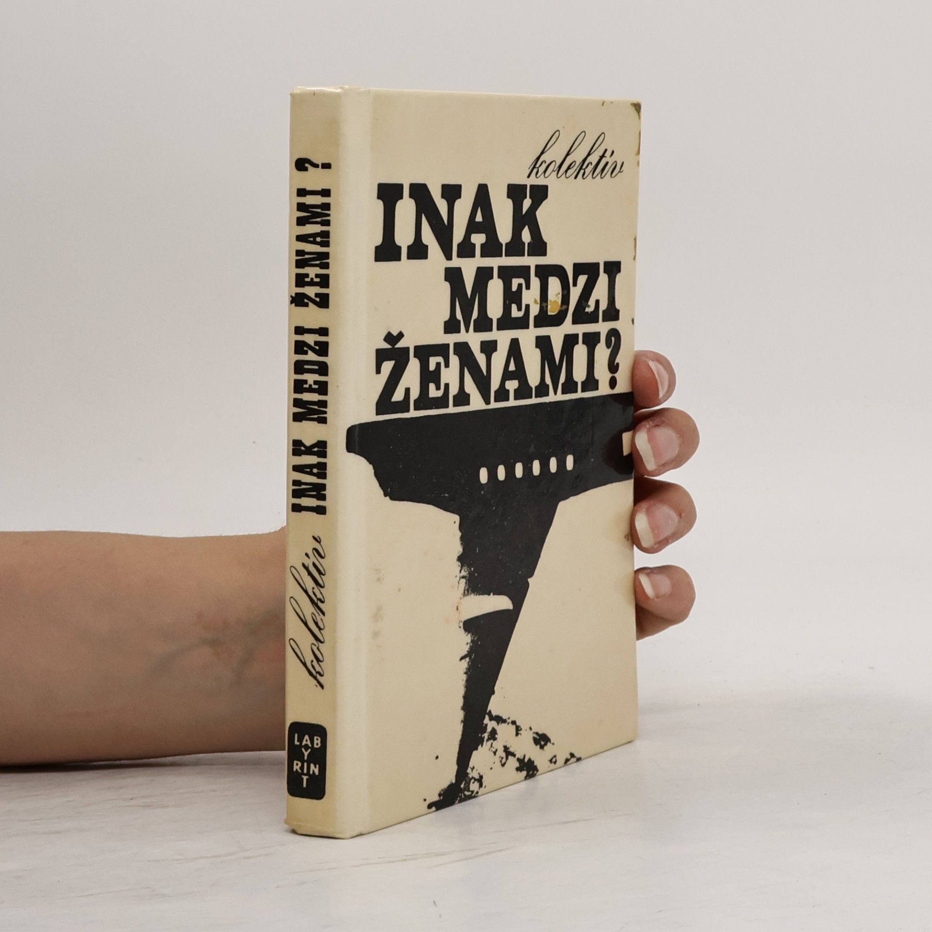 Various authors Inak medzi ženami?
