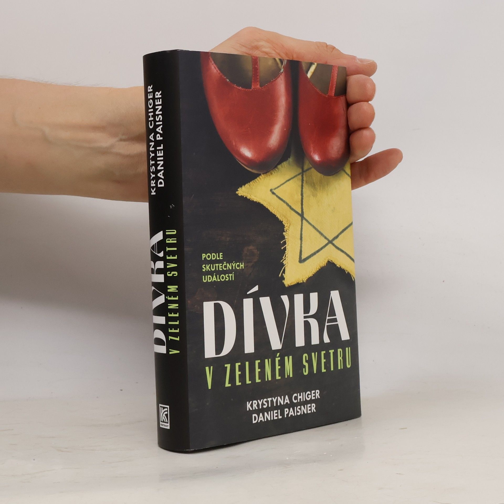 Krystyna Chiger Dívka v zeleném svetru