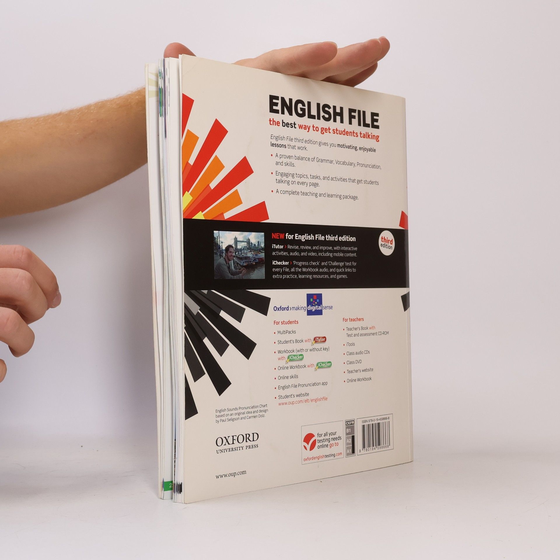Christina Latham-Koenig English file : elementary student's book A