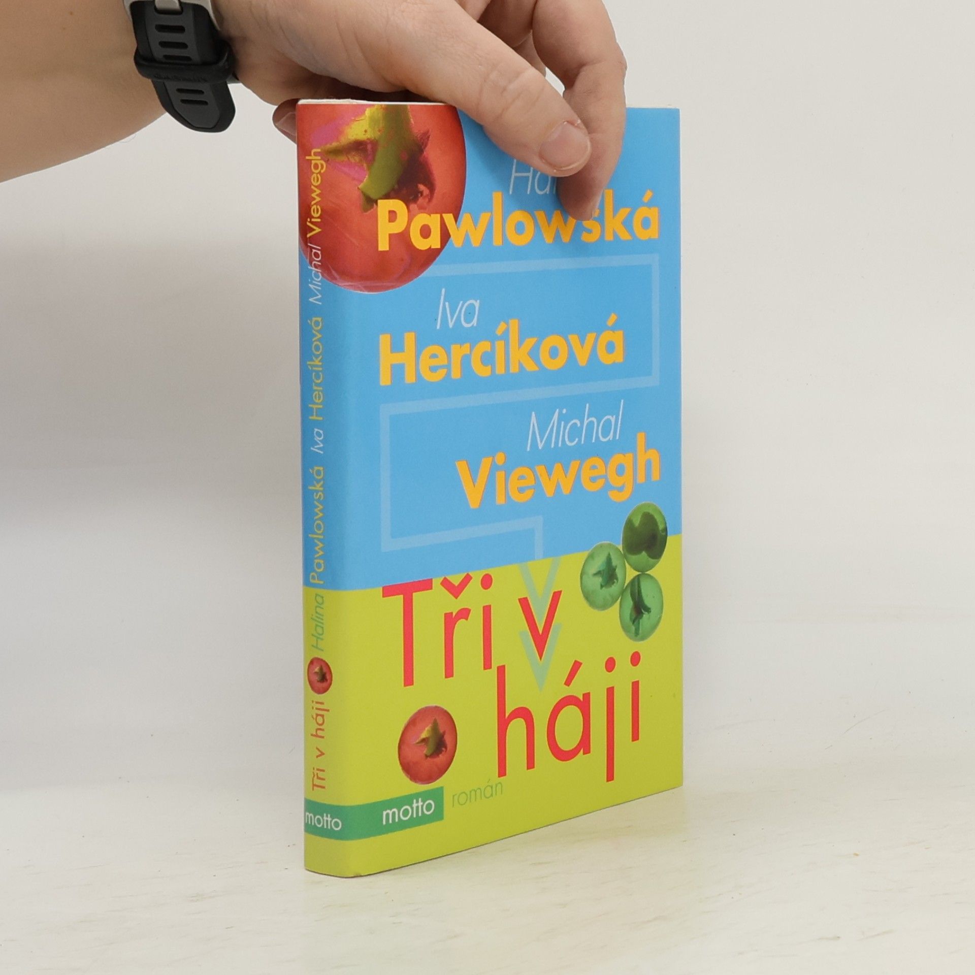 Tři v háji