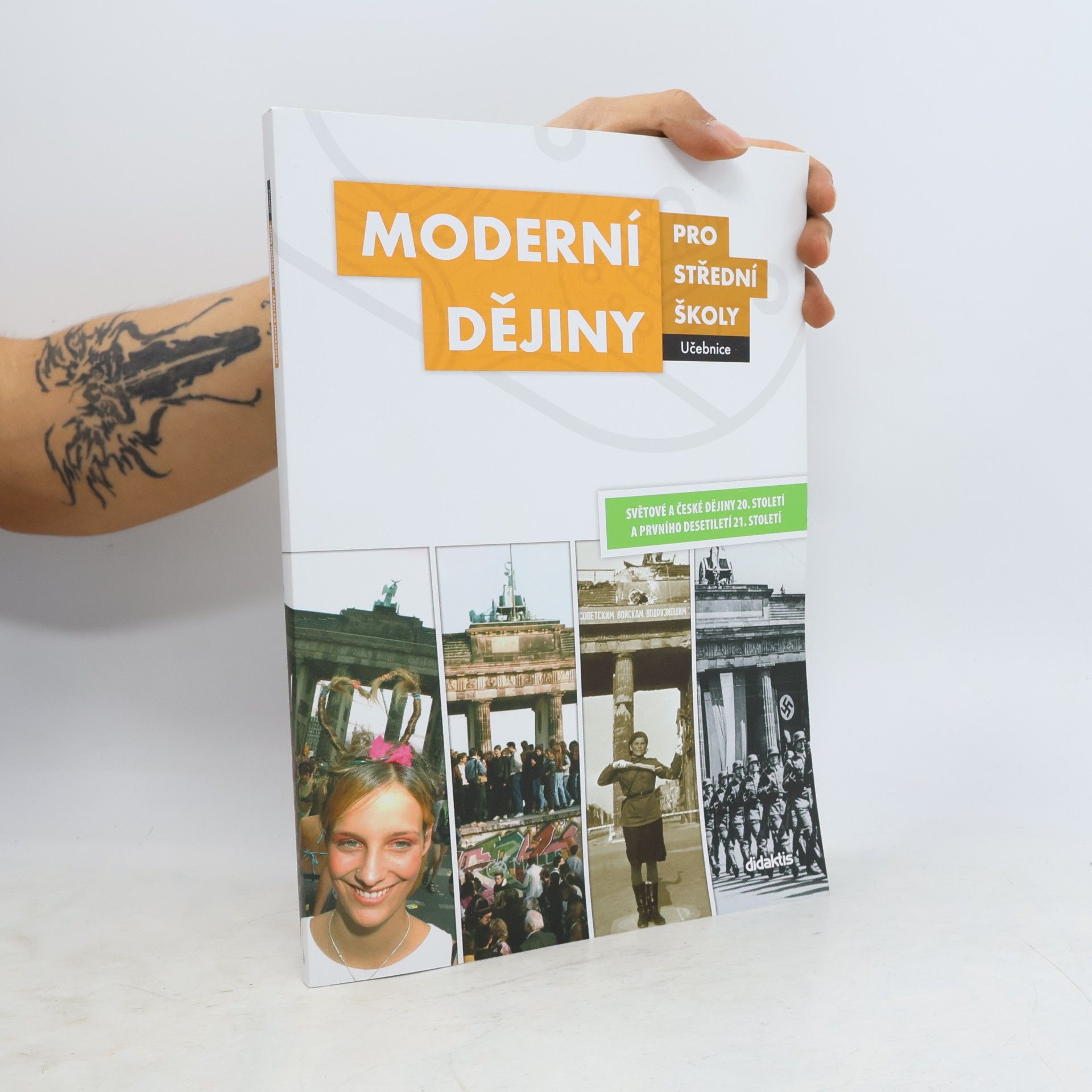 Jan Čurda Moderní dějiny pro střední školy: Světové a české dějiny 20. století a prvního desetiletí 21. století