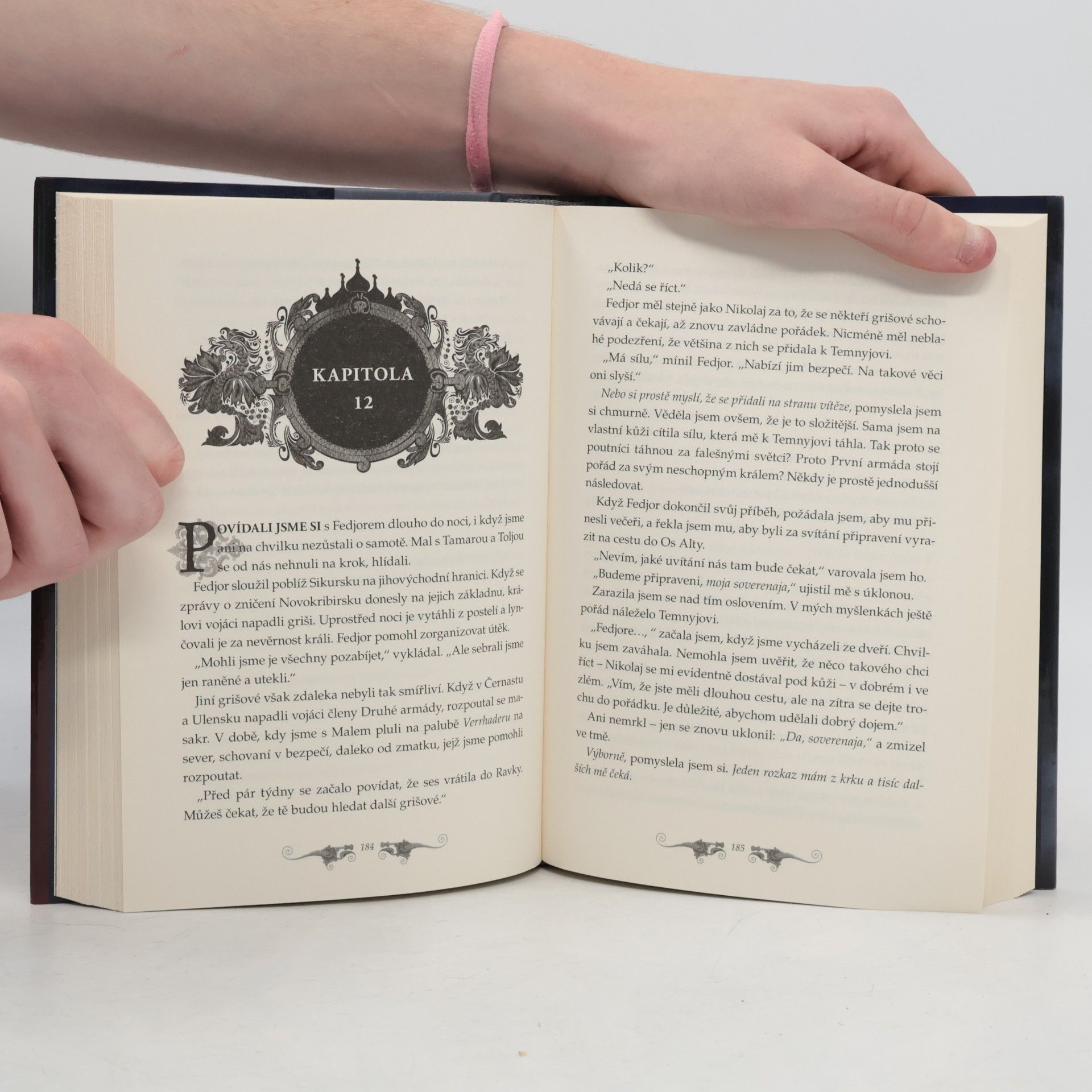 Leigh Bardugo Bouře a vzdor