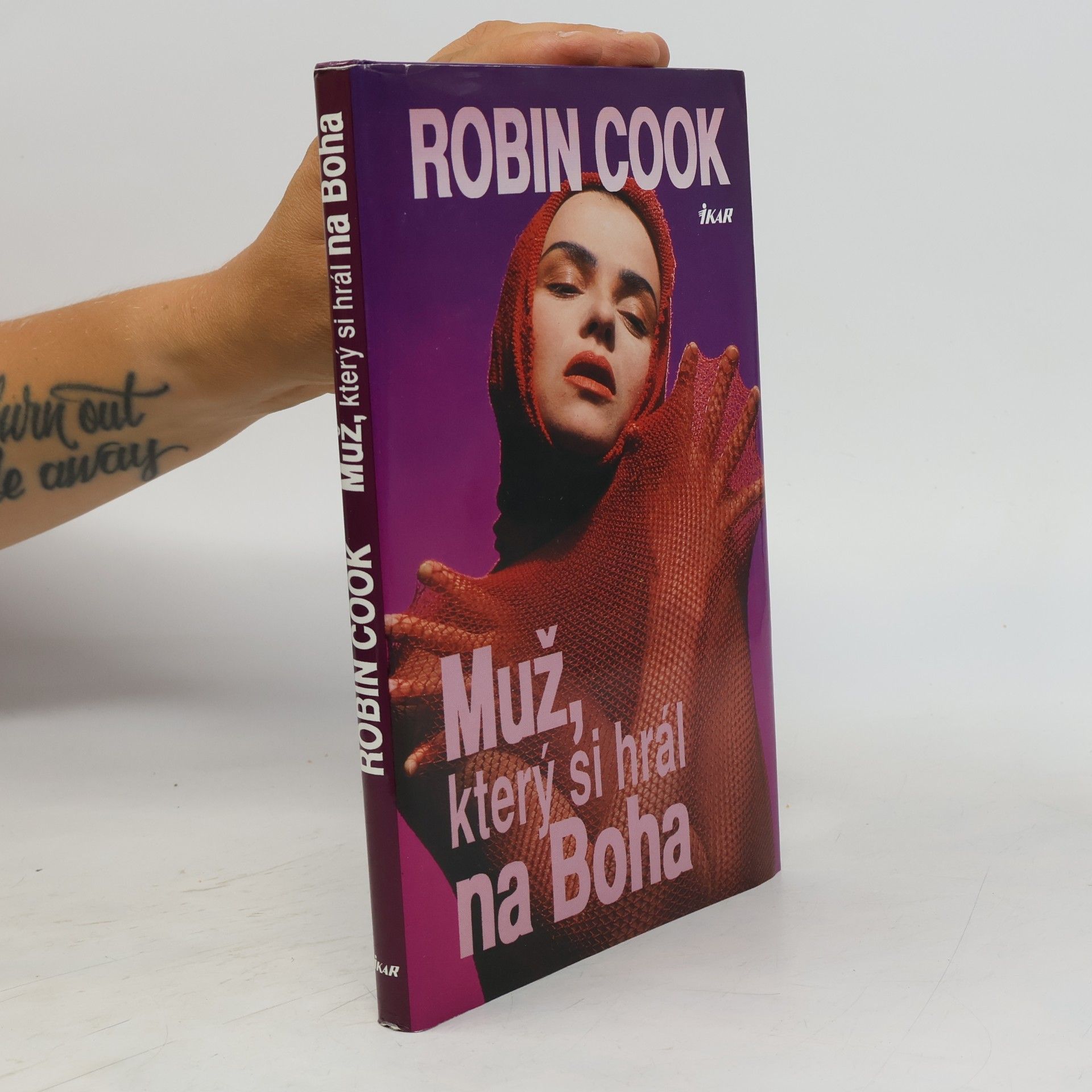 Robin Cook Muž, který si hrál na Boha