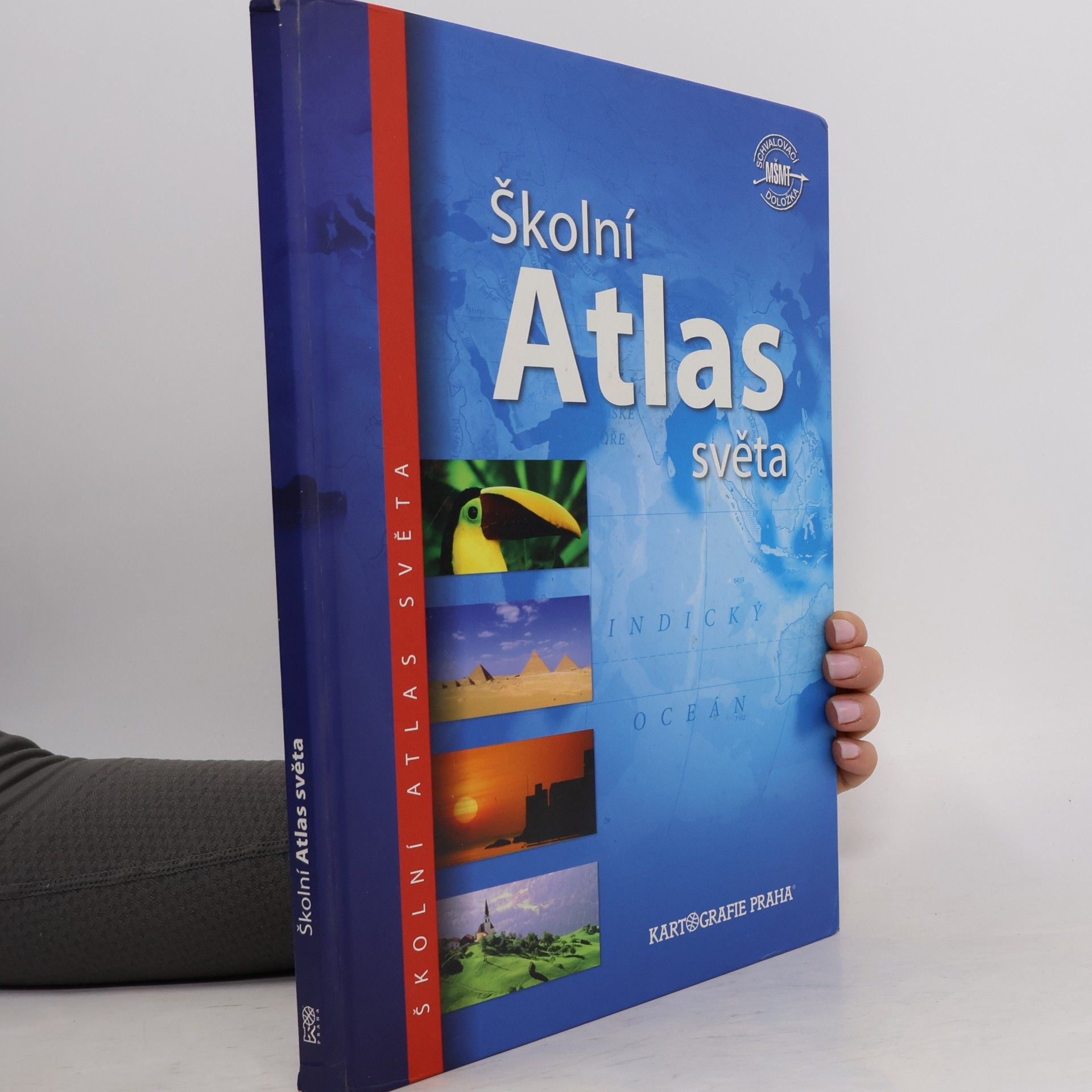 Autorenkollektiv Školní atlas světa