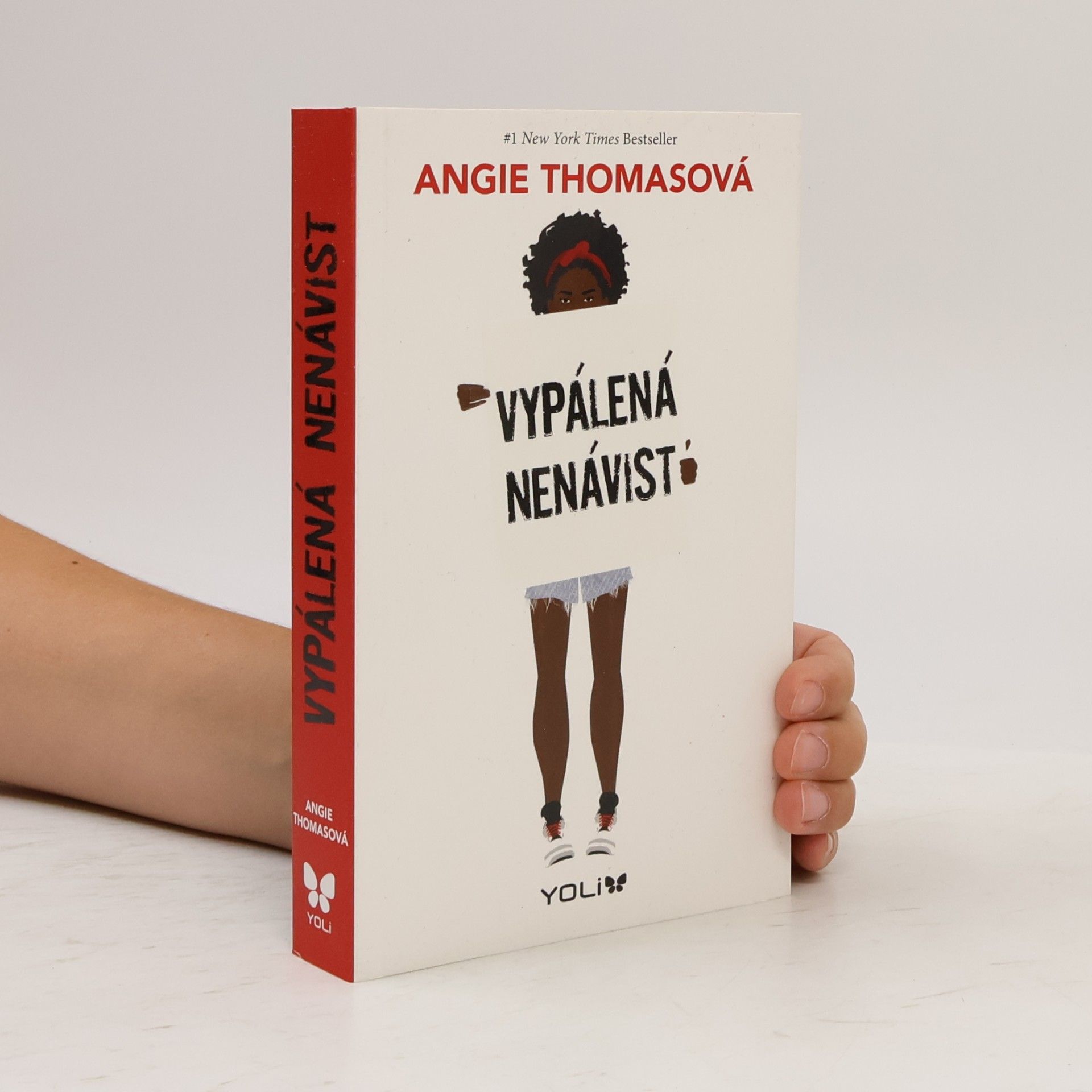 Angie Thomas Vypálená nenávist
