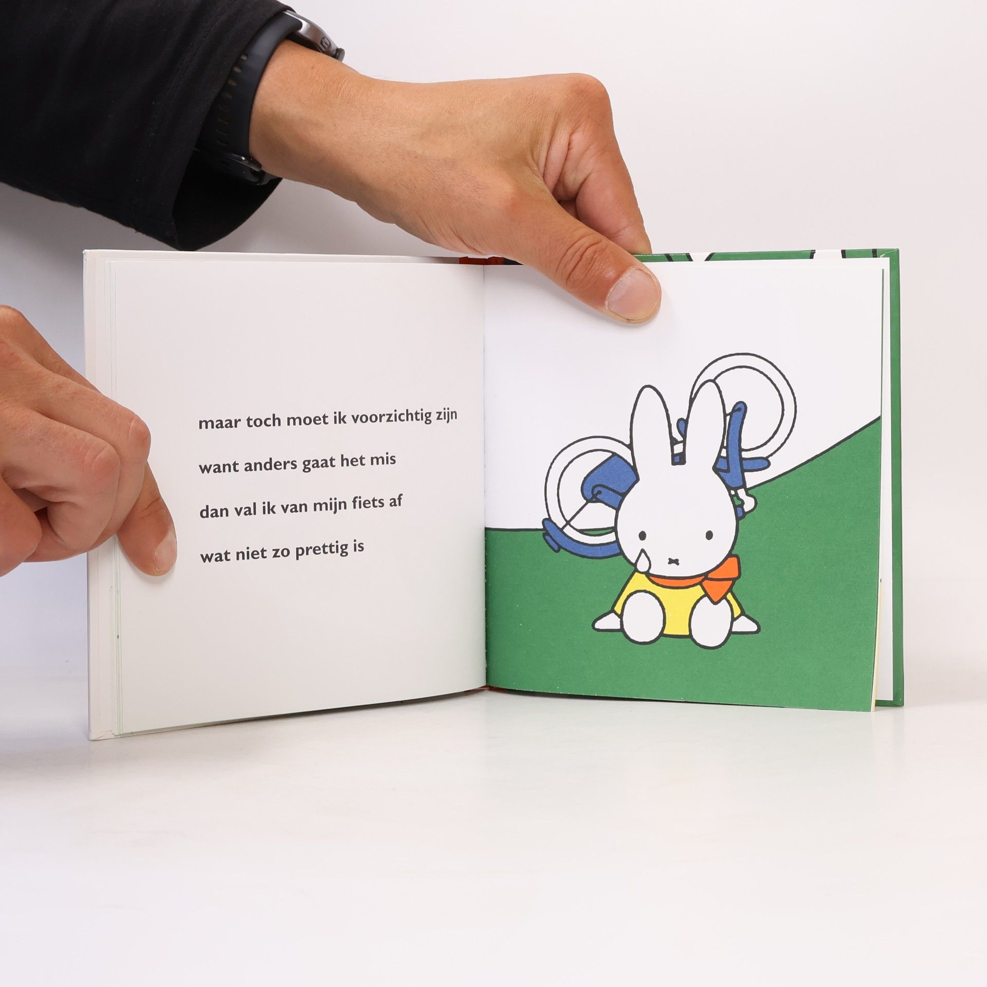 Dick Bruna Nijntje op de fiets