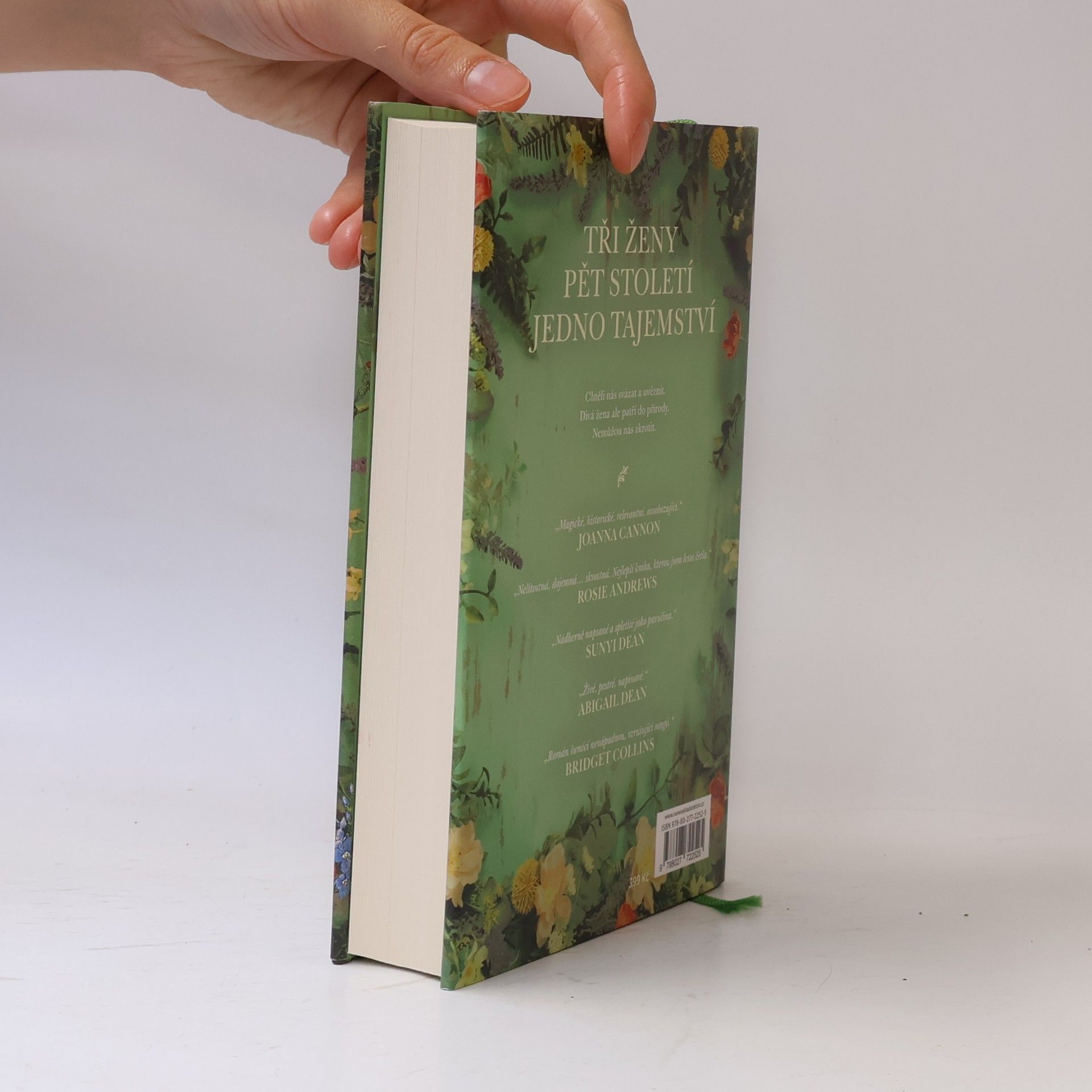 Emilia Hart Divé ženy