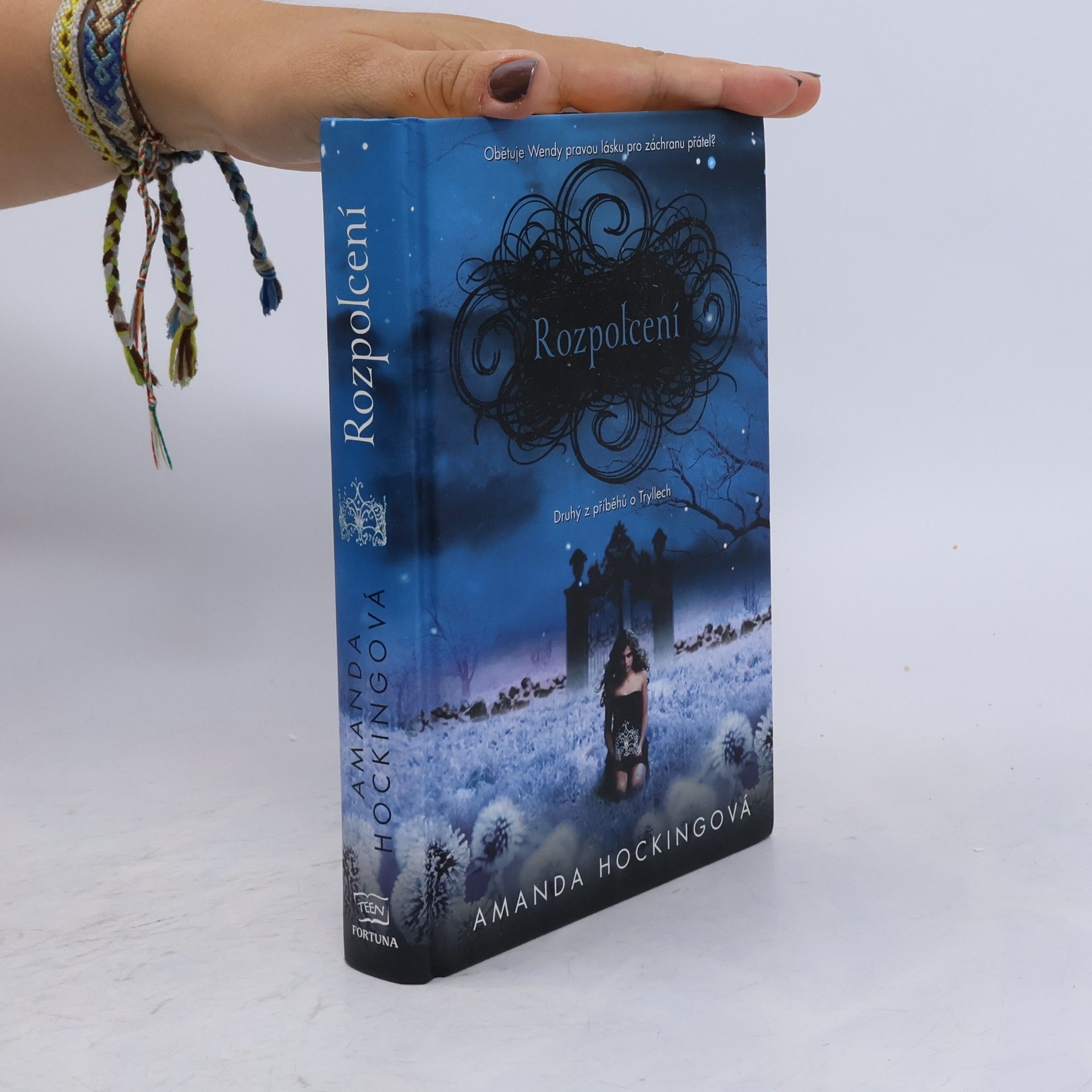 Amanda Hocking Rozpolcení. 2. část trilogie