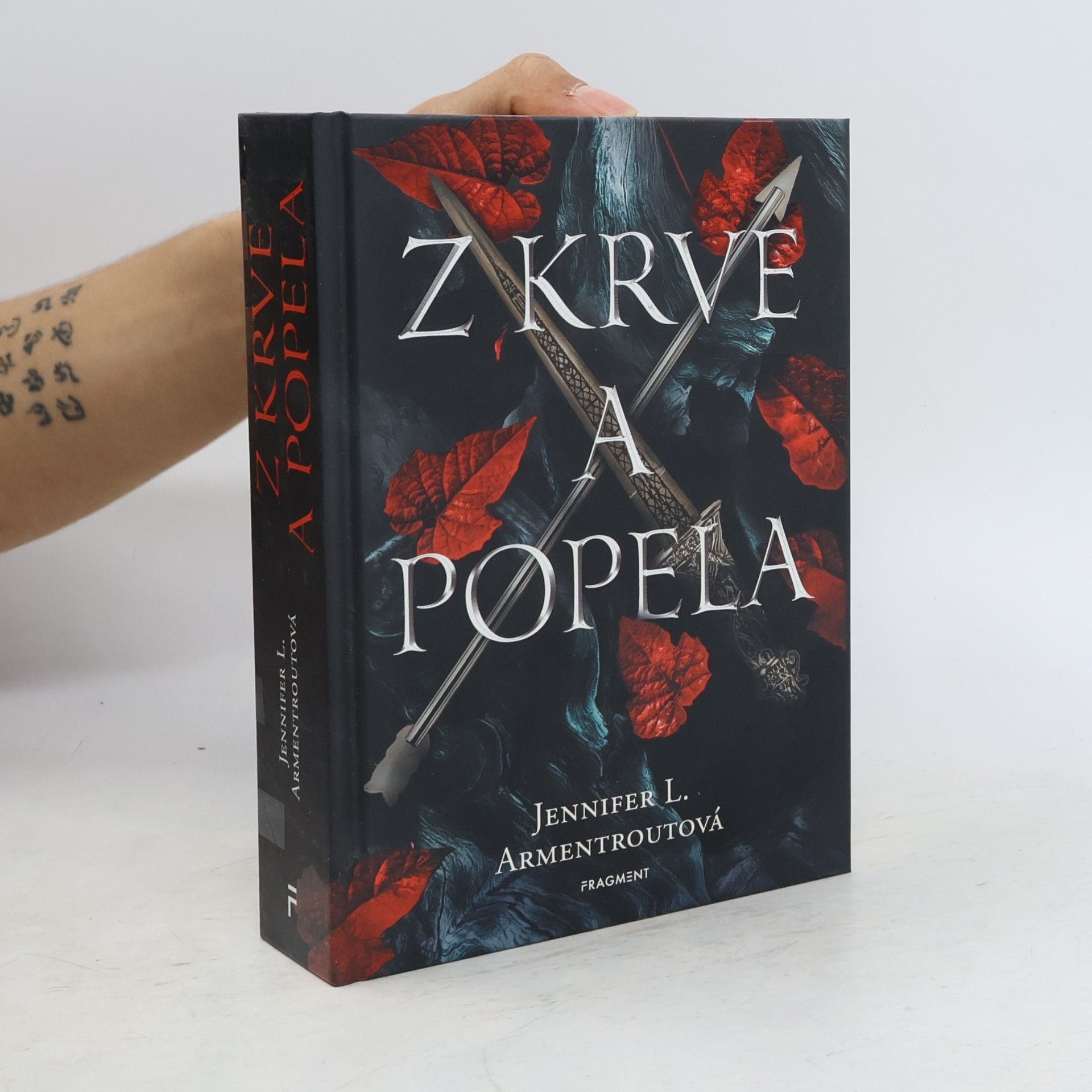 Jennifer L. Armentrout Z krve a popela