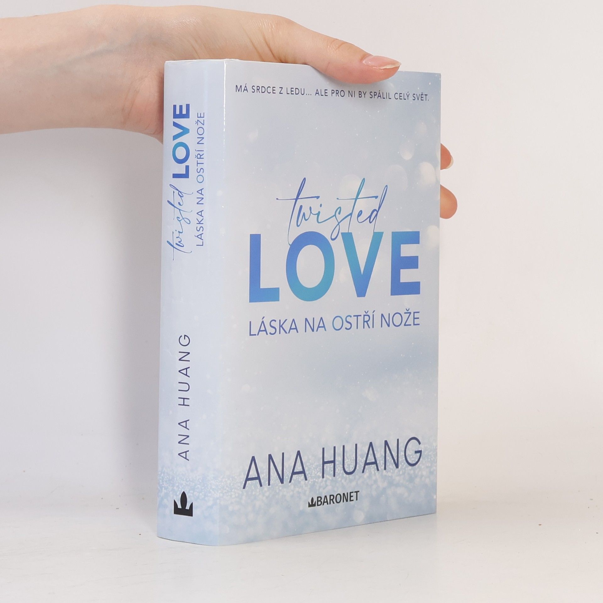 Ana Huang Twisted love. Láska na ostří nože