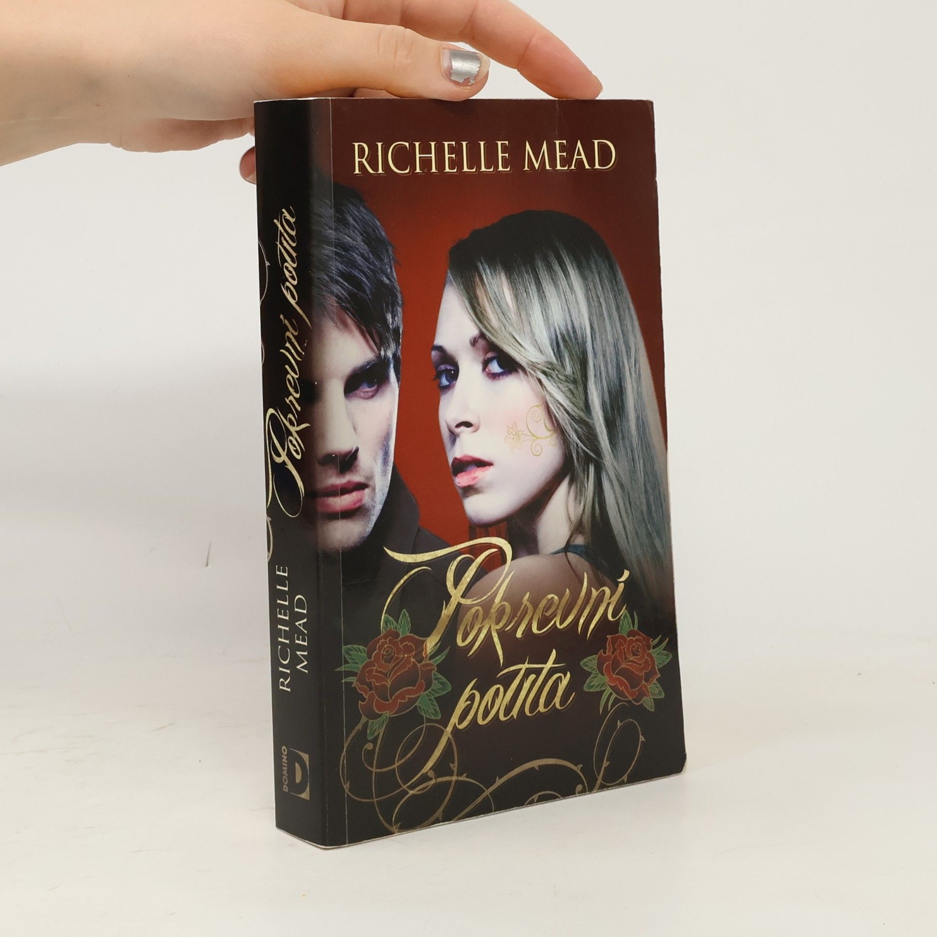 Richelle Mead Pokrevní pouta. 1. díl