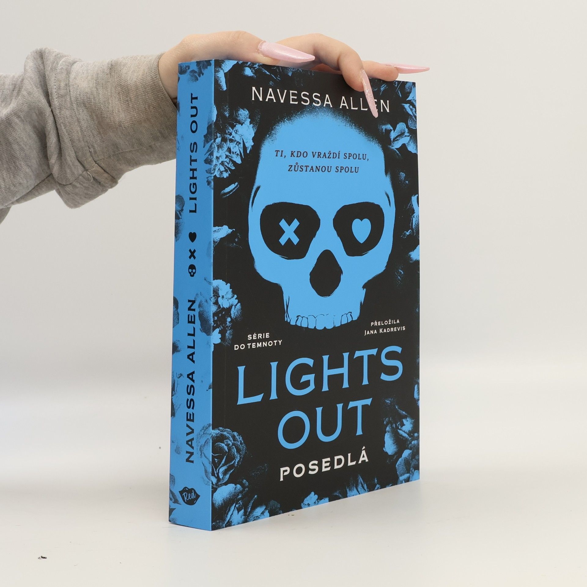 Navessa Allen Lights Out. Posedlá