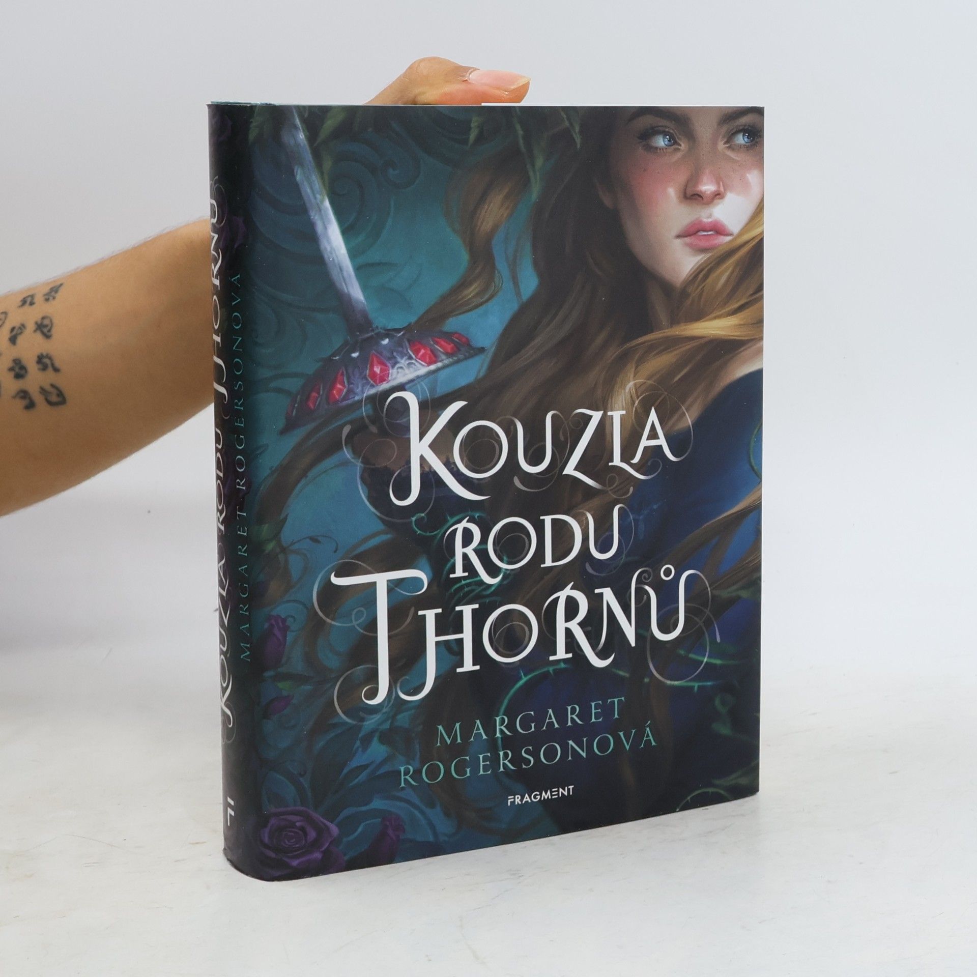 Margaret Rogerson Kouzla rodu Thornů