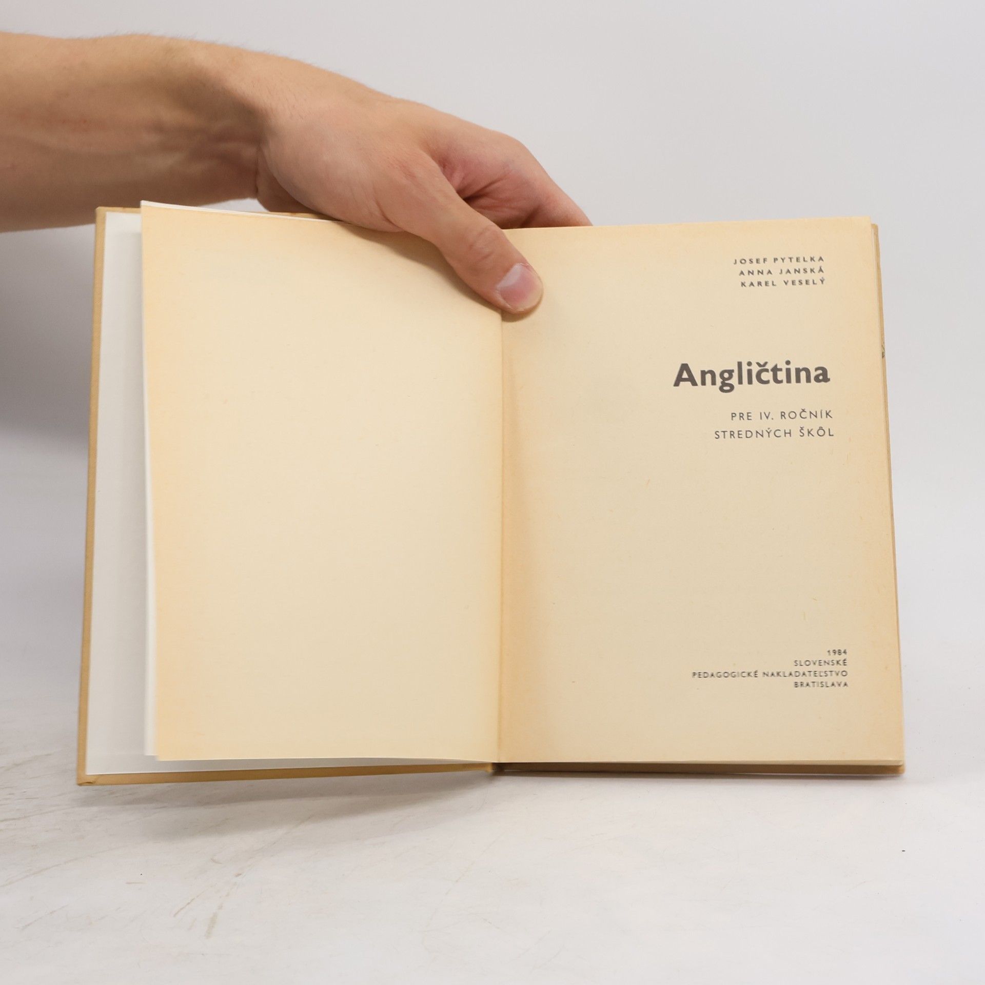 Various authors Angličtina pre 4. ročník stredných škol