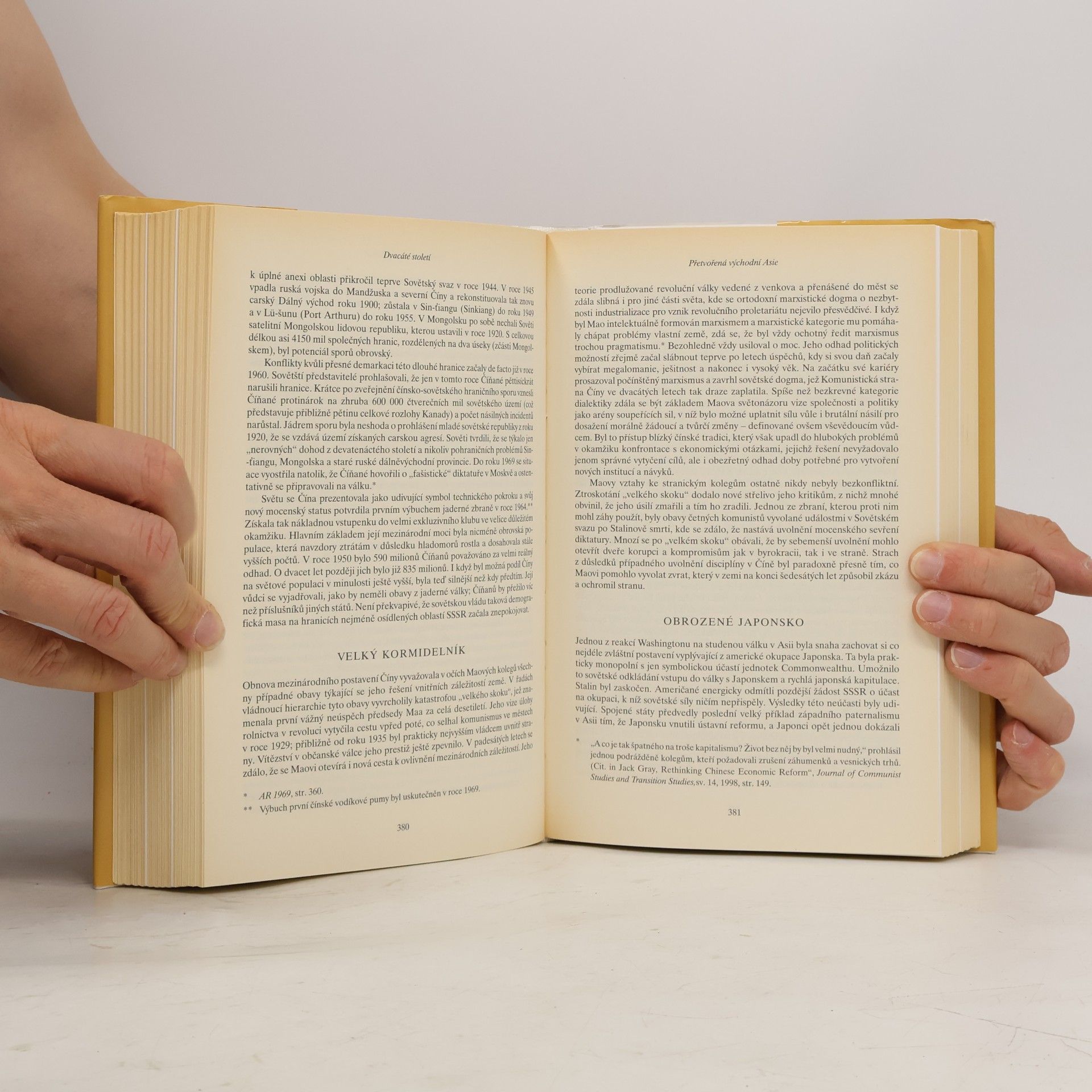 J. M. Roberts Dvacáté století. Dějiny světa od roku 1901 do současnosti