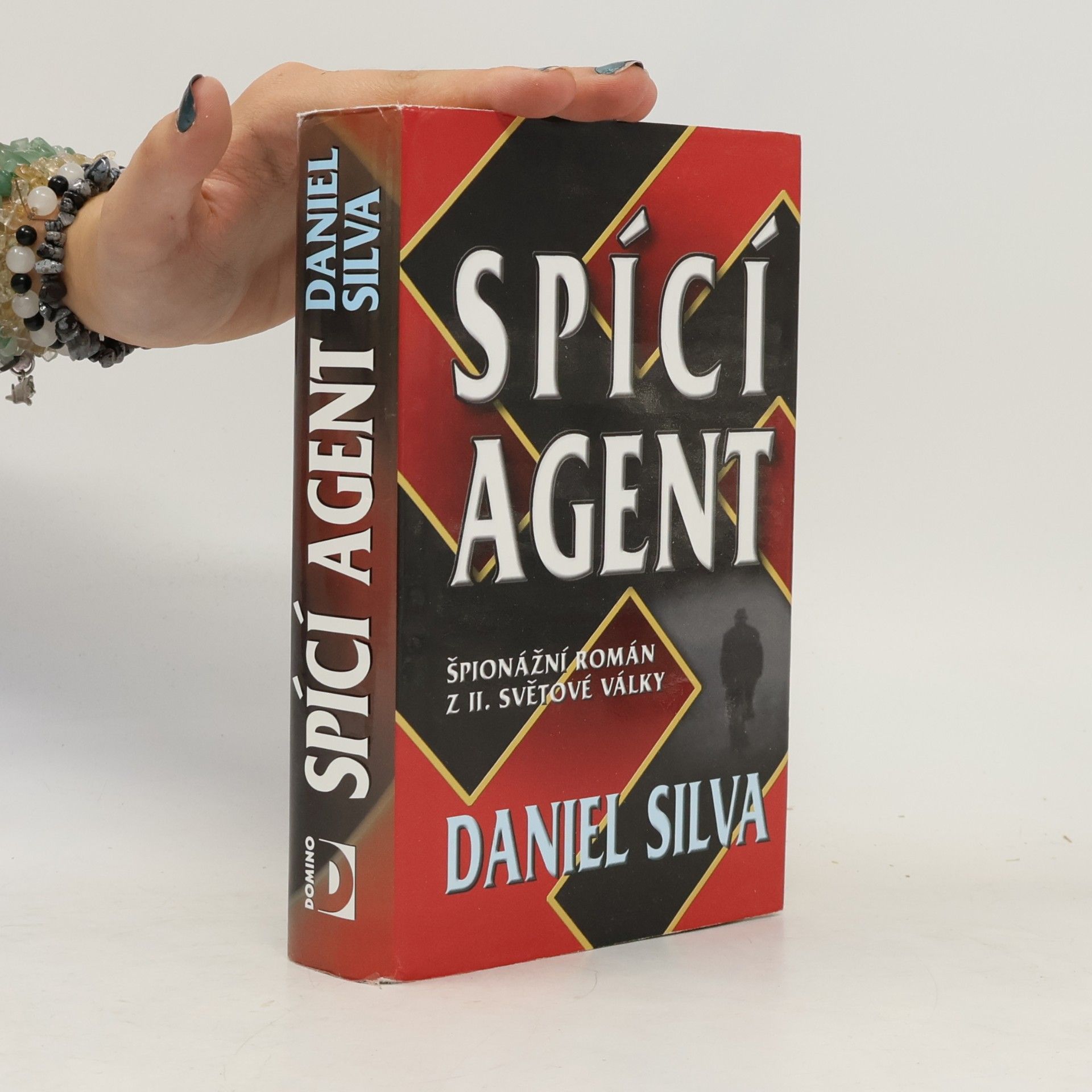 Daniel Silva Spící agent