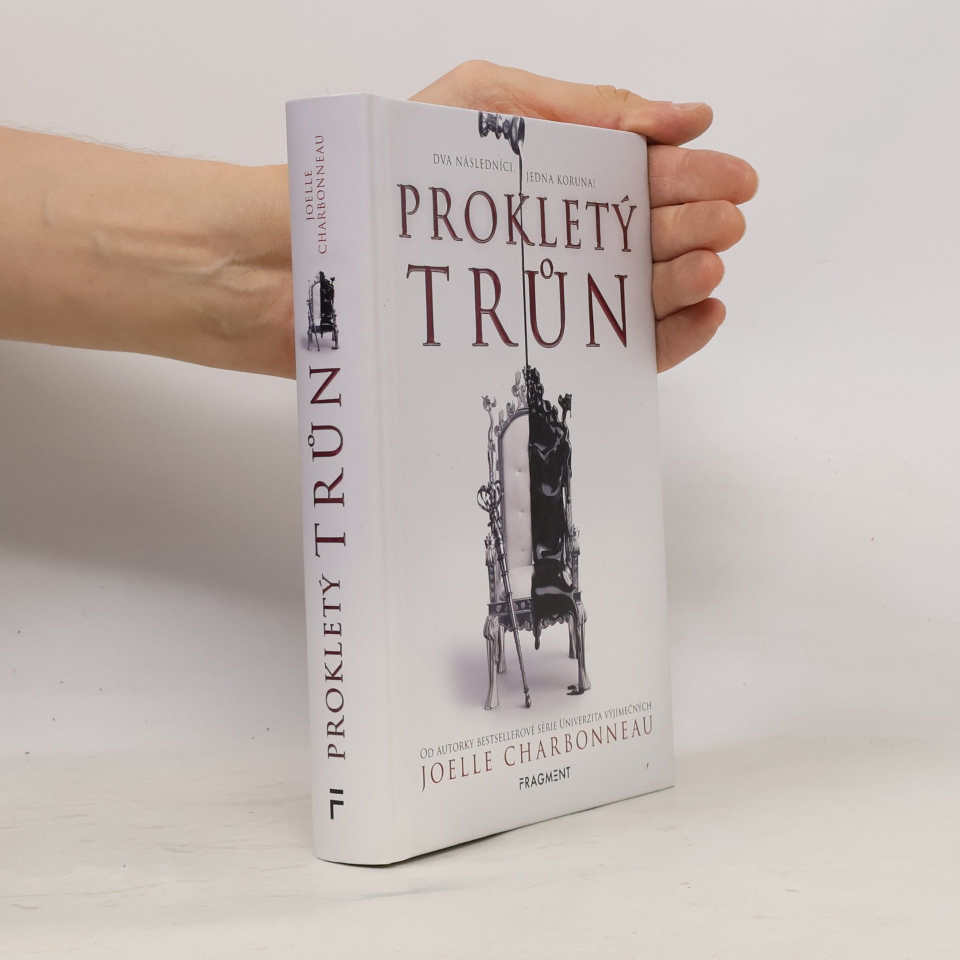 Joelle Charbonneau Prokletý trůn