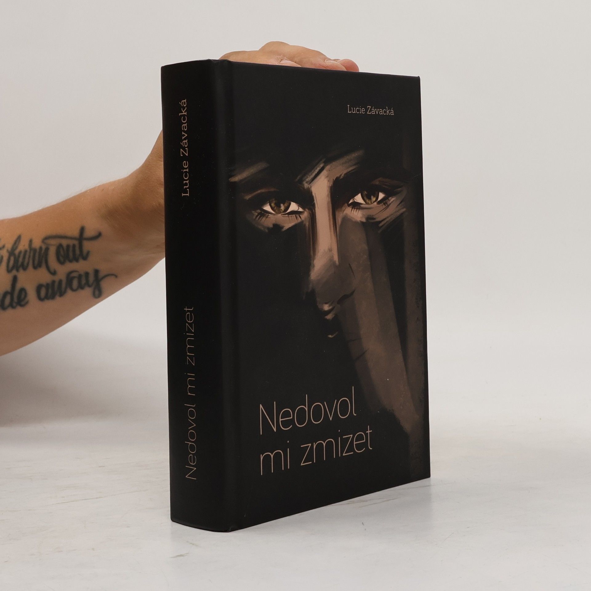 Lucie Závacká Nedovol mi zmizet