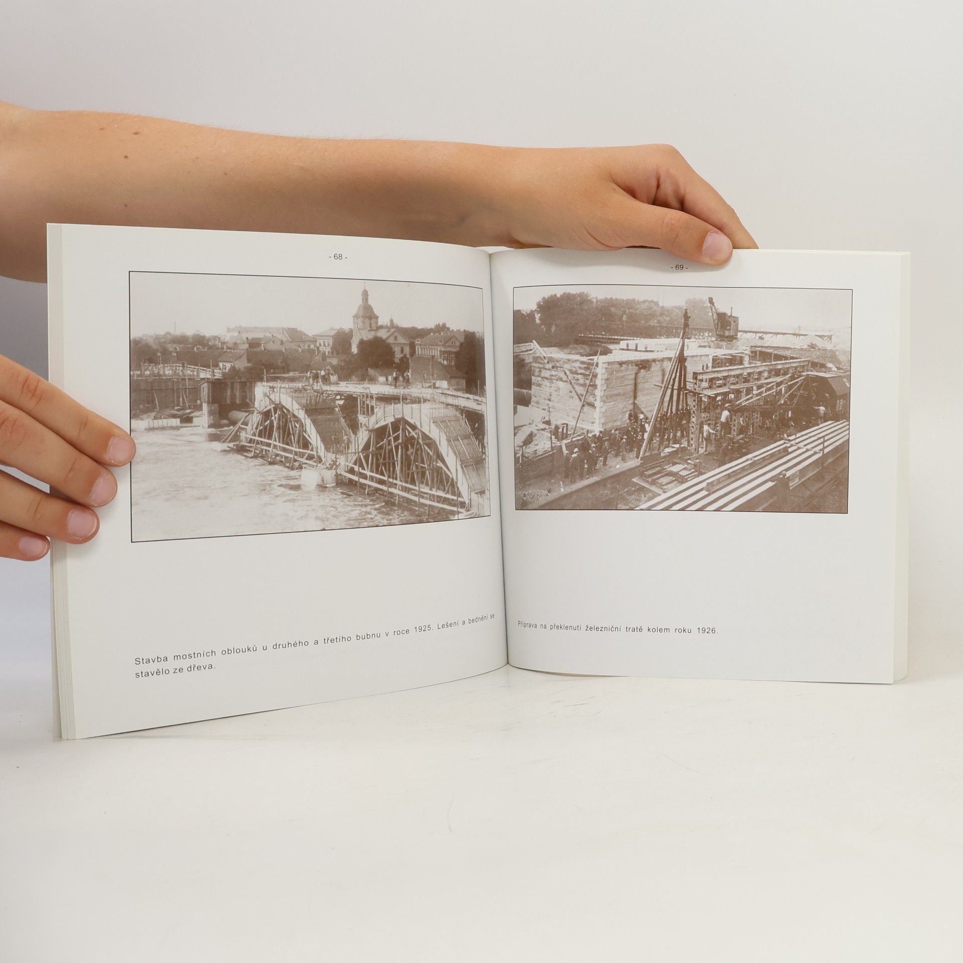 Jaroslav Kronus Historie města Kolína ve fotografiích a kresbách