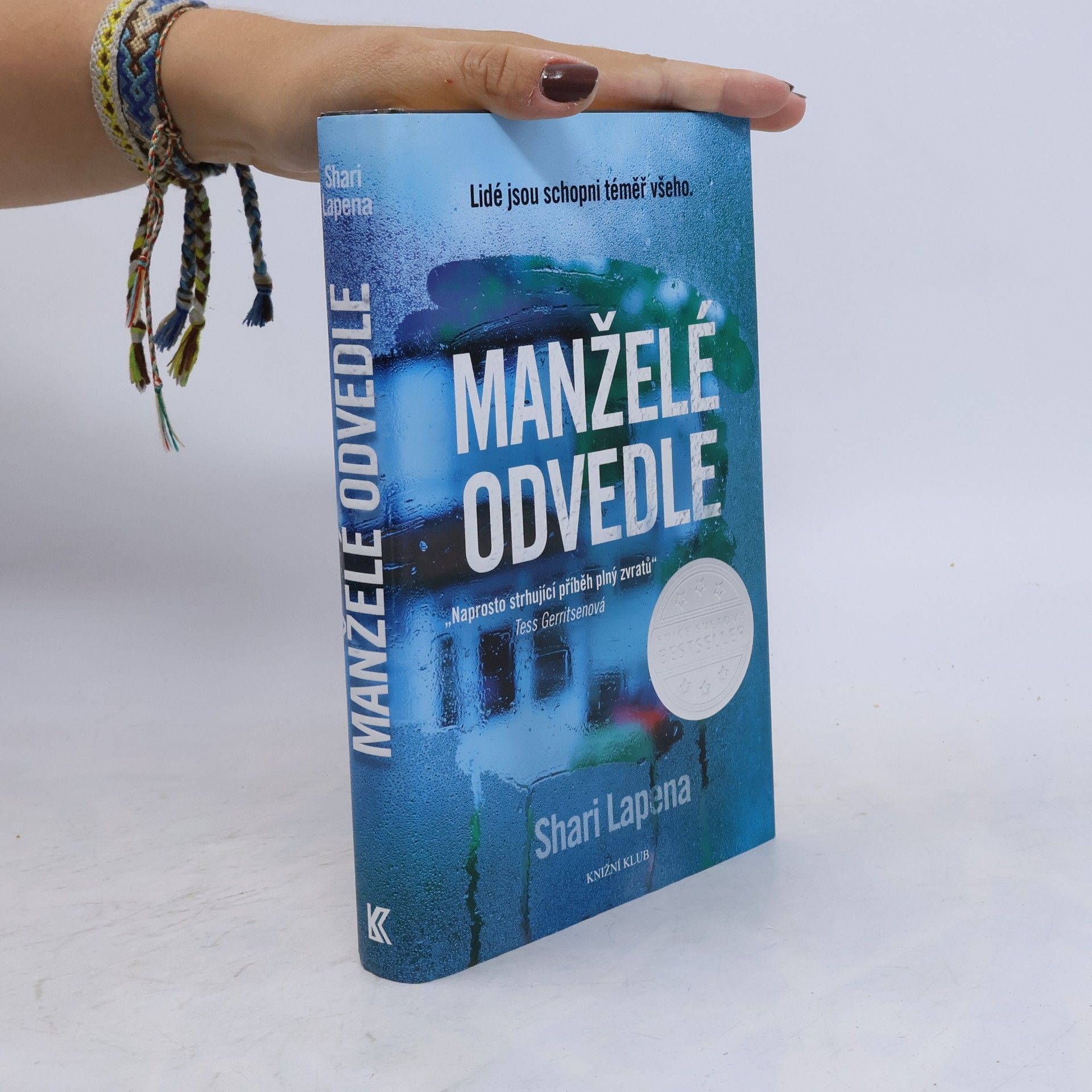 Shari Lapenová Manželé odvedle