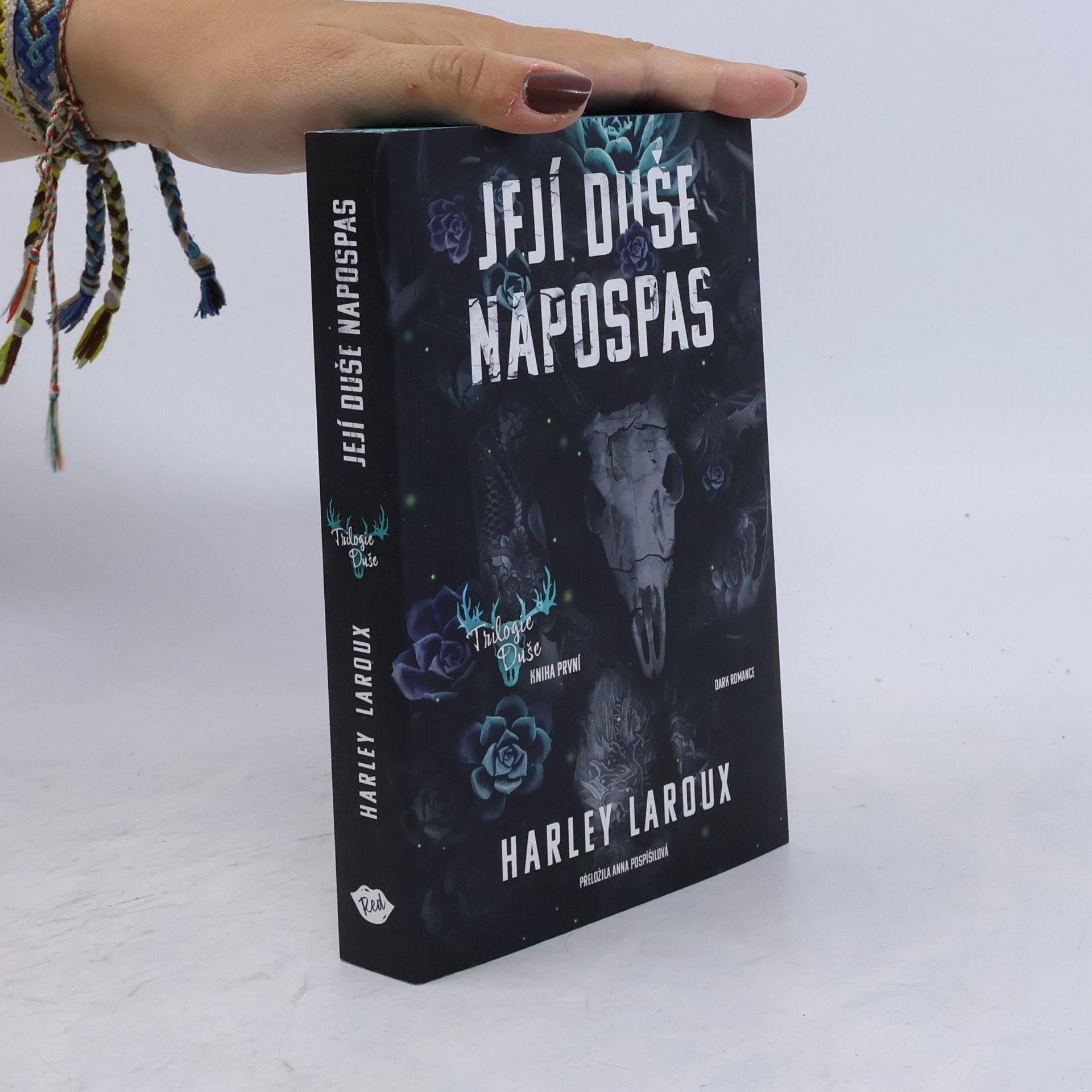 Harley Laroux Její duše napospas