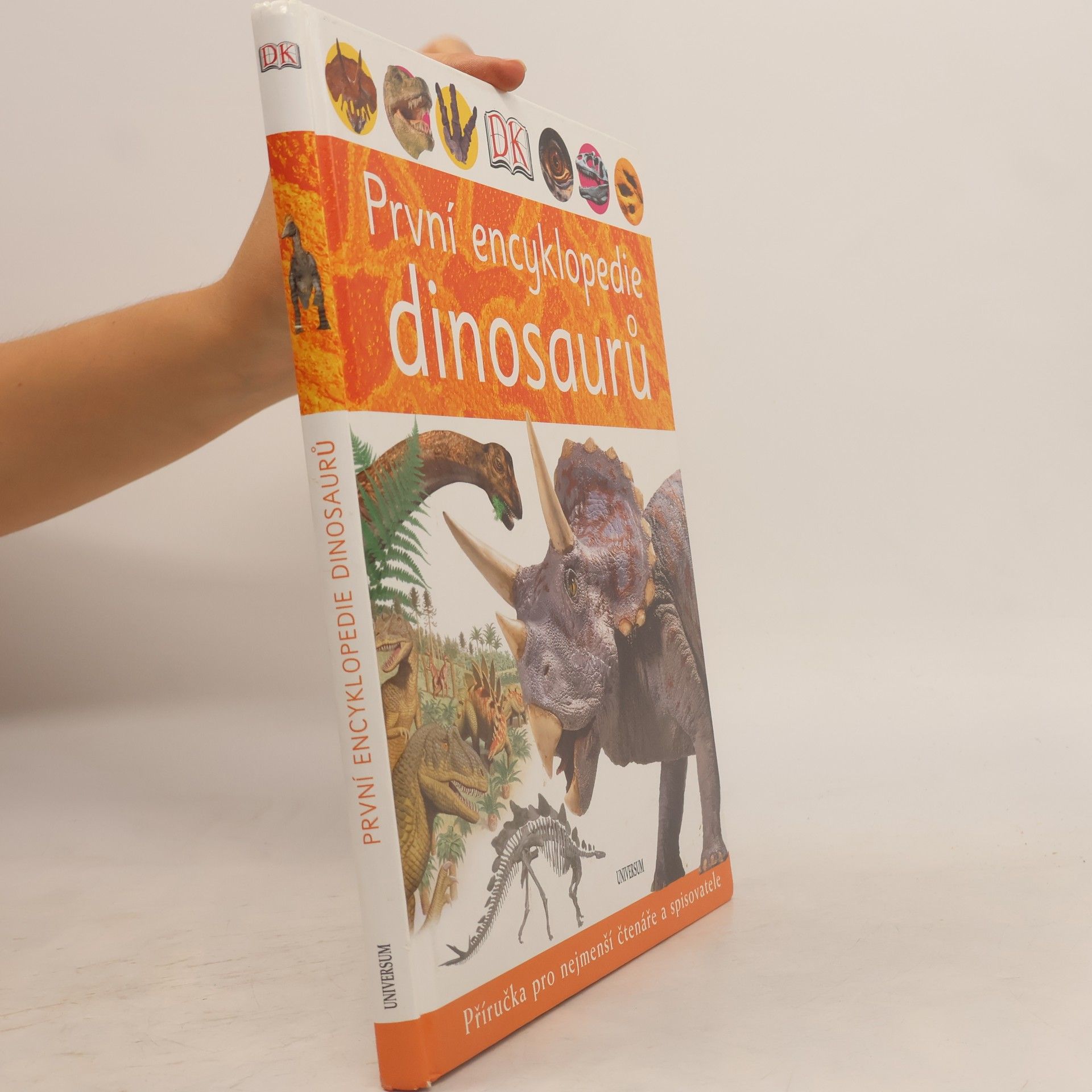 První encyklopedie dinosaurů