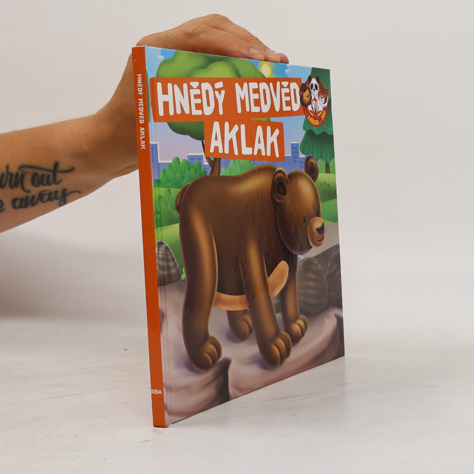 Various authors Hnědý medvěd Aklak