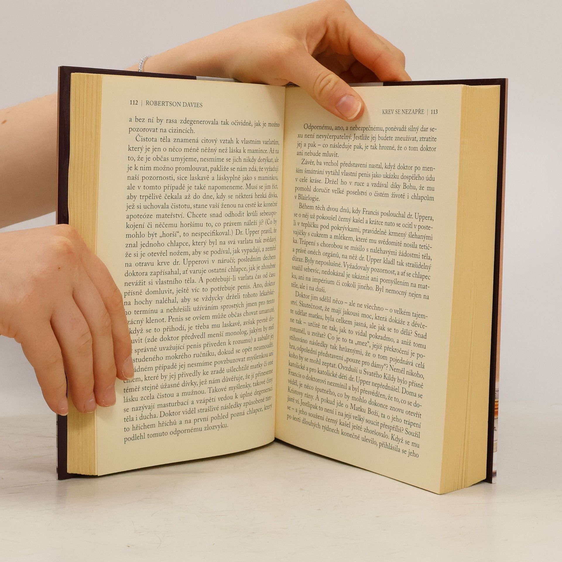 Robertson Davies Krev se nezapře