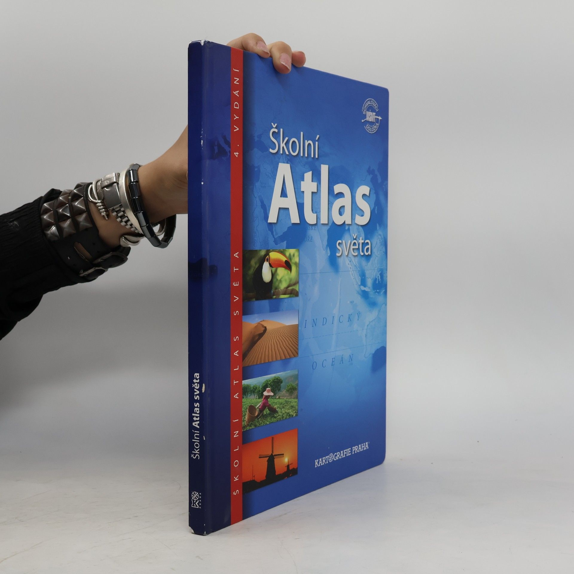 Various authors Školní atlas světa