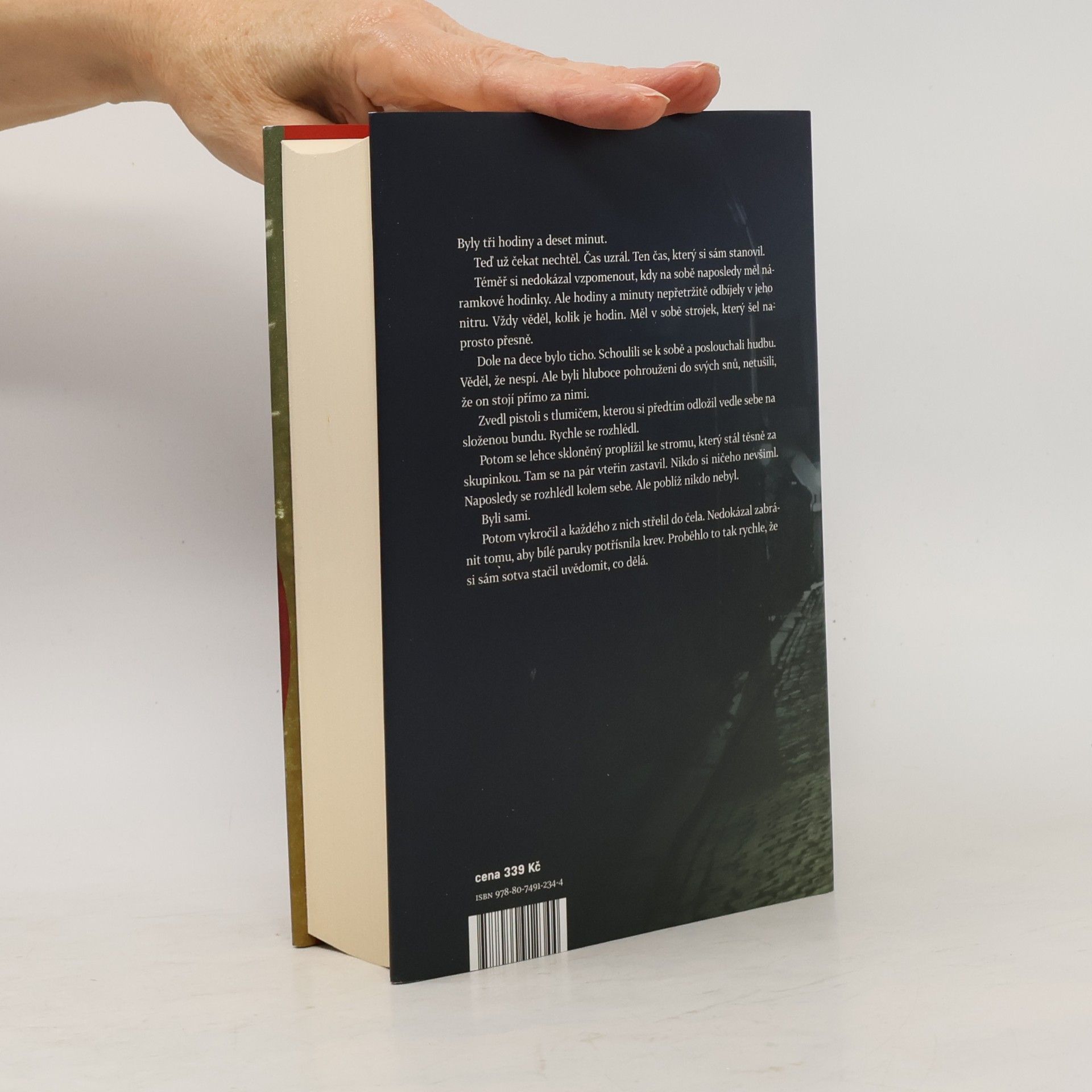Henning Mankell O krok pozadu