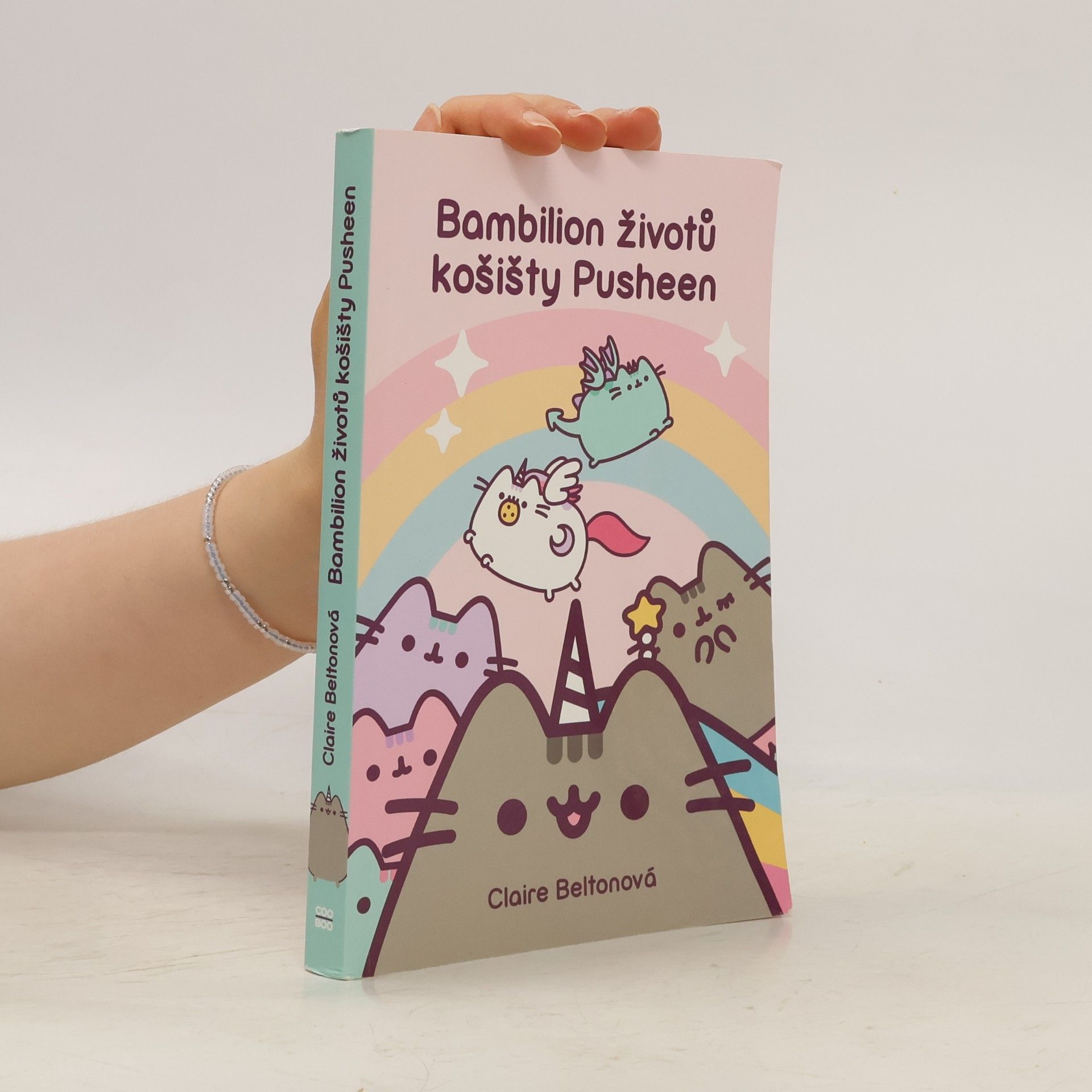 Claire Belton Bambilion životů košišty Pusheen