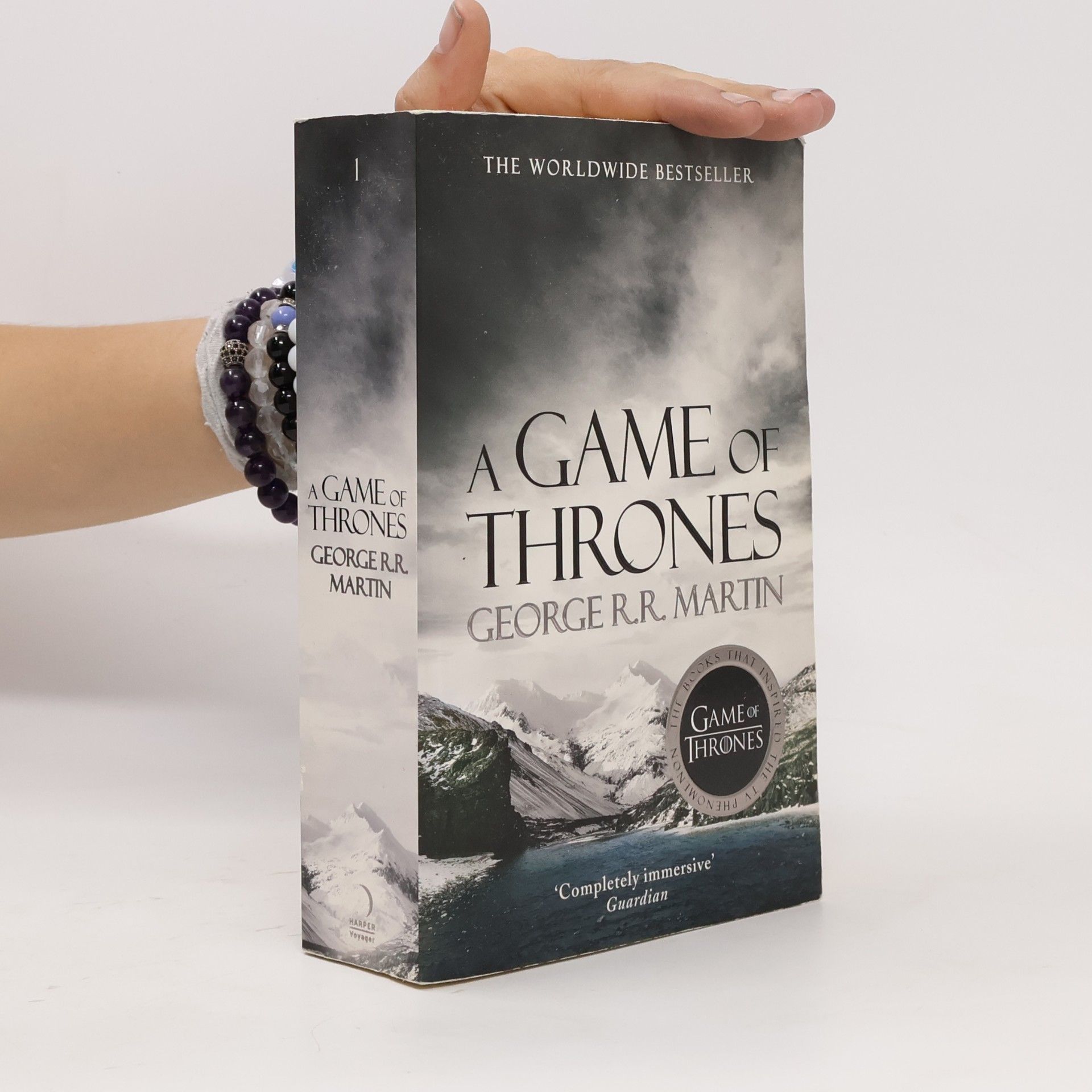 A Game of Thrones : Book one of A song of ice and fire