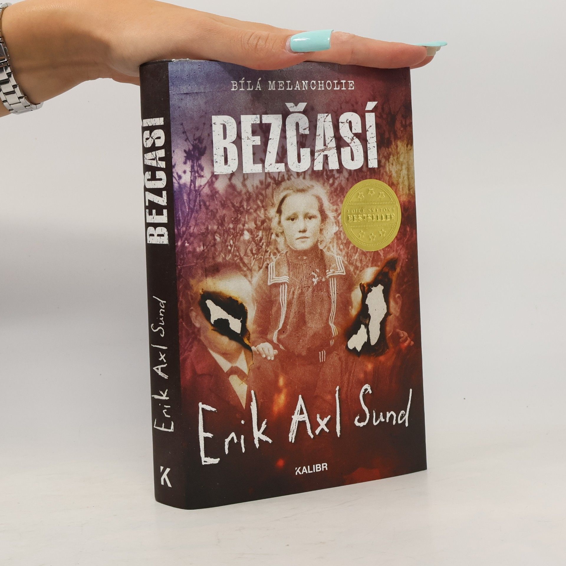 Erik Axl Sund Bezčasí