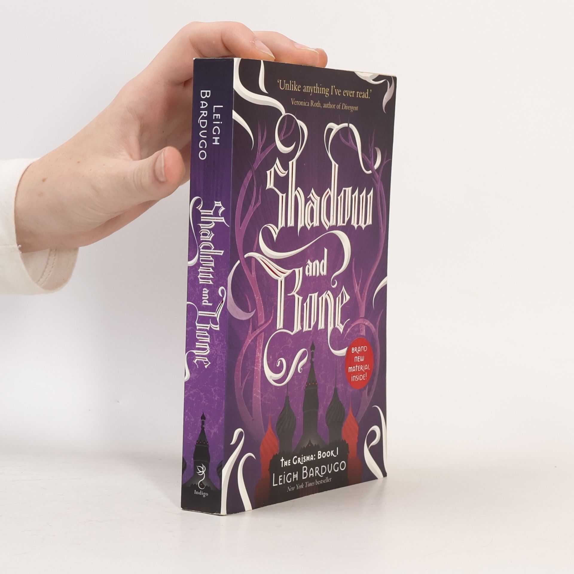 Leigh Bardugo Shadow and Bone