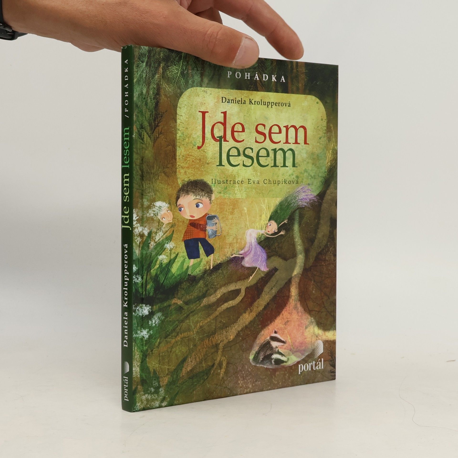 Daniela Krolupperová Jde sem lesem