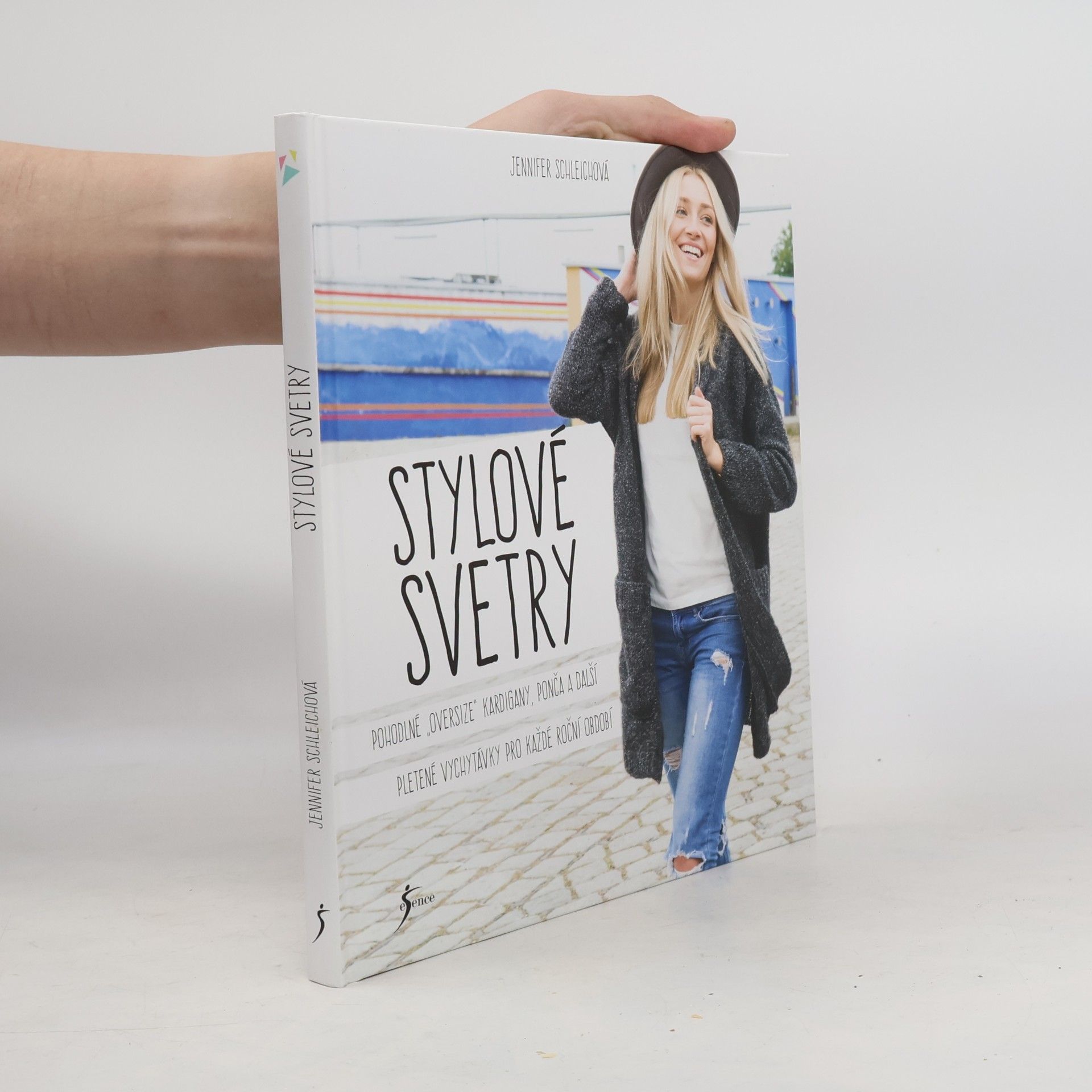 Jennifer Schleich Stylové svetry