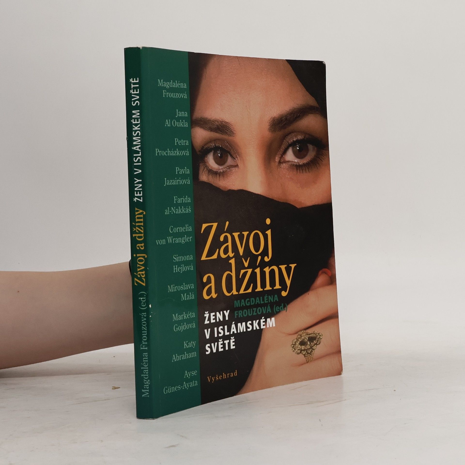 Magdaléna Frouzová Závoj a džíny