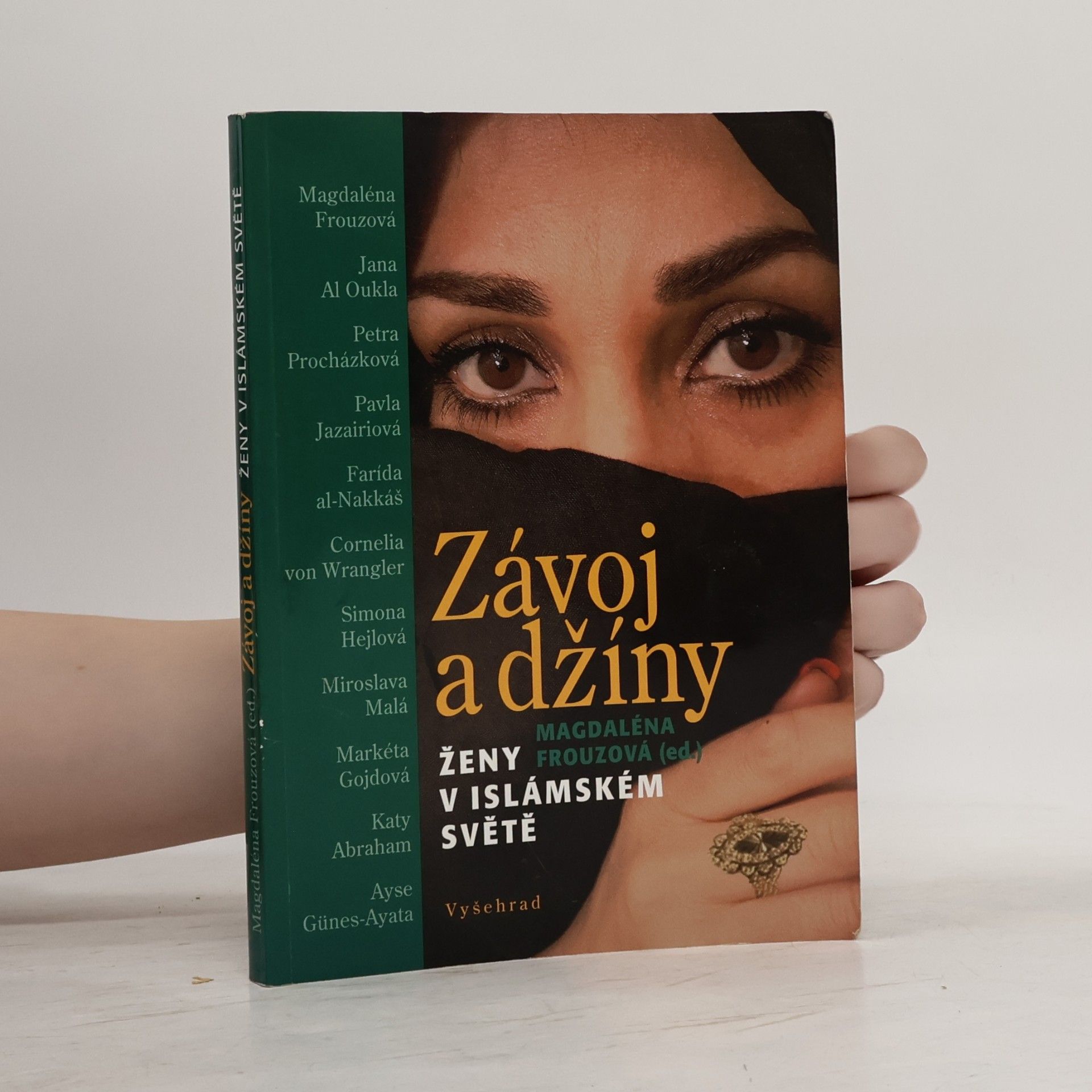 Magdaléna Frouzová Závoj a džíny