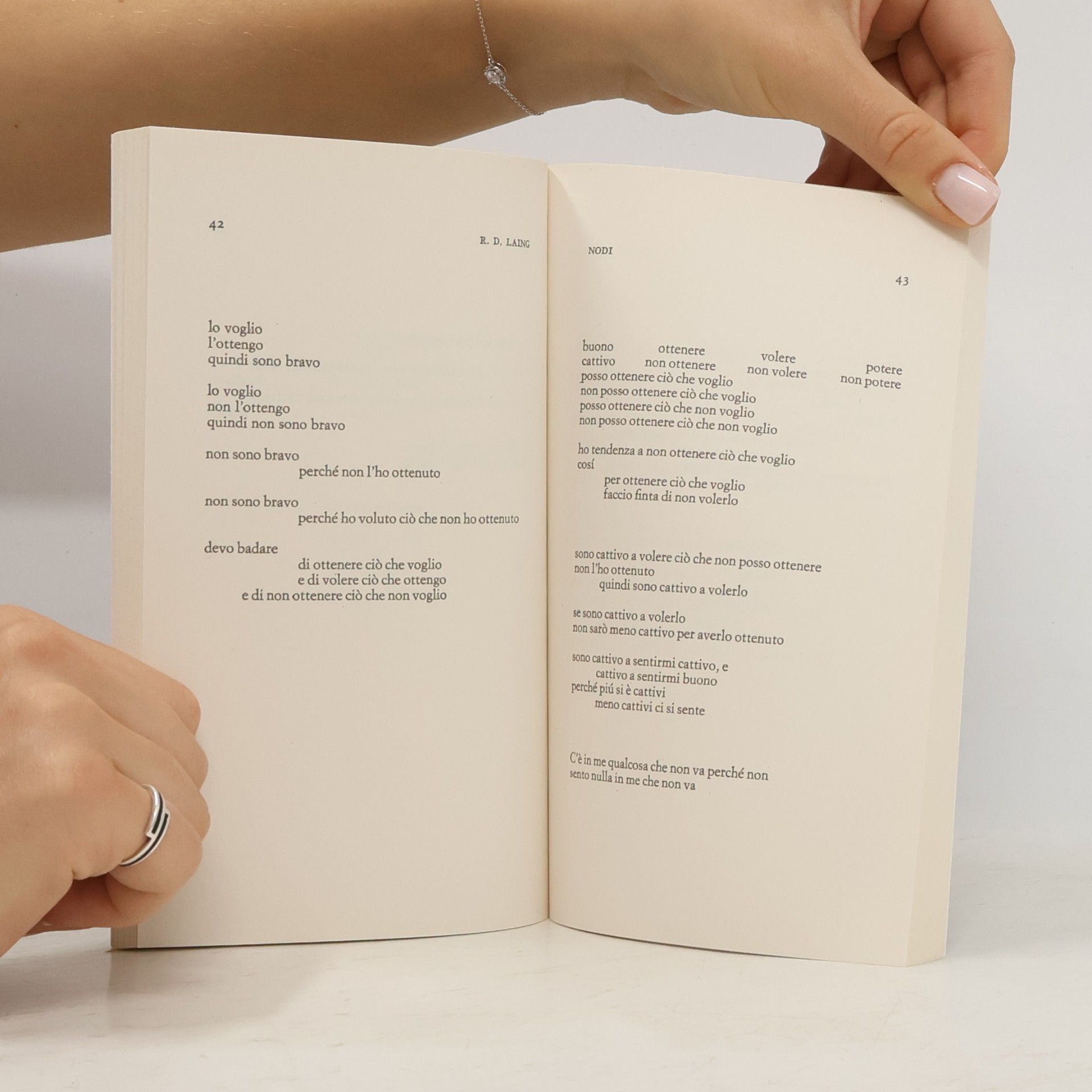 Ronald D. Laing Piccola Biblioteca Einaudi - 257: Nodi. Paradigmi di rapporti intrapsichici e interpersonali