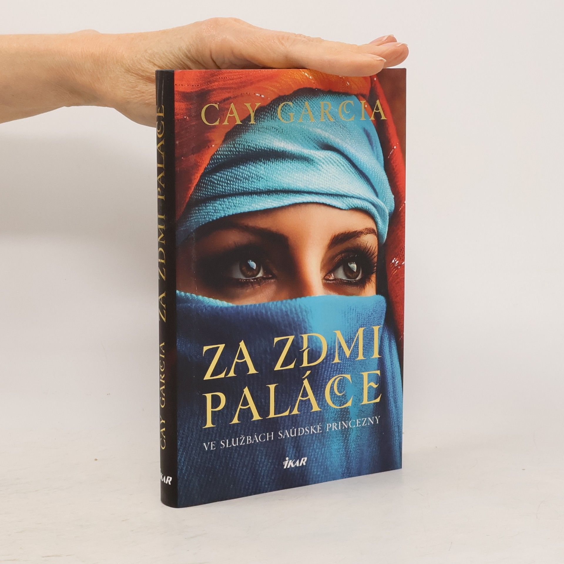 Cay Garcia Za zdmi paláce