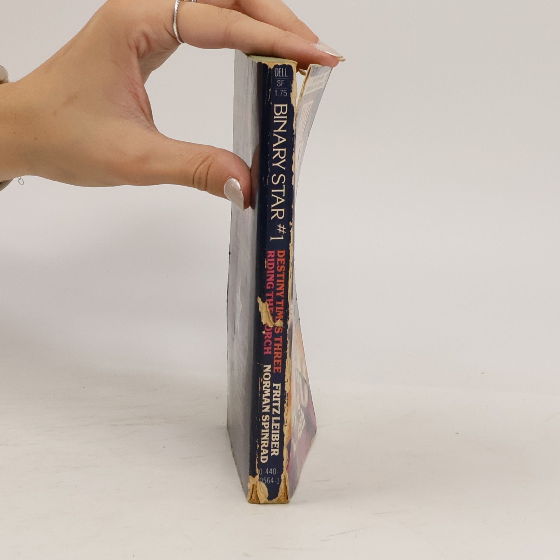 Fritz Leiber Destiny Times Three. Riding the Torch
