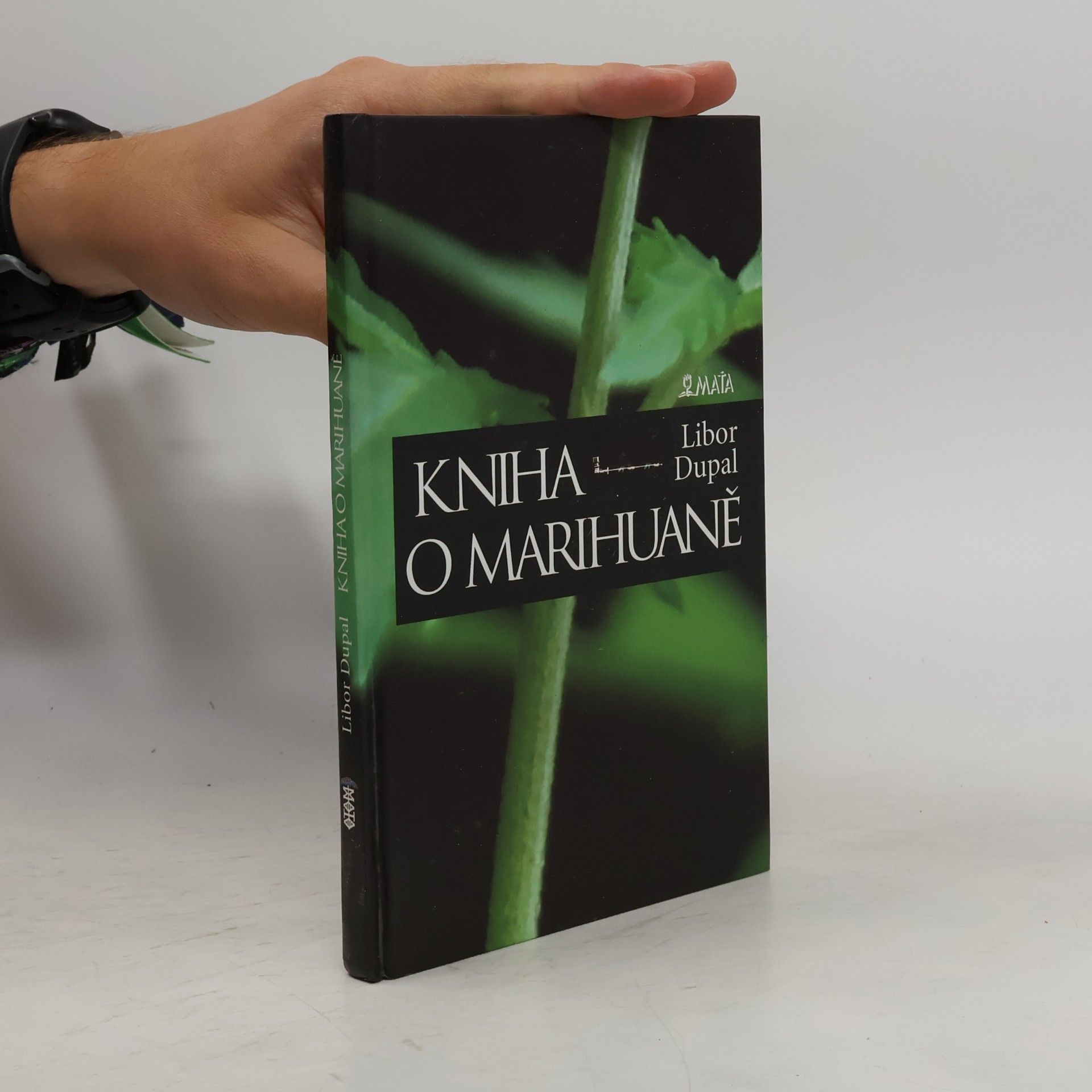 Kniha o marihuaně