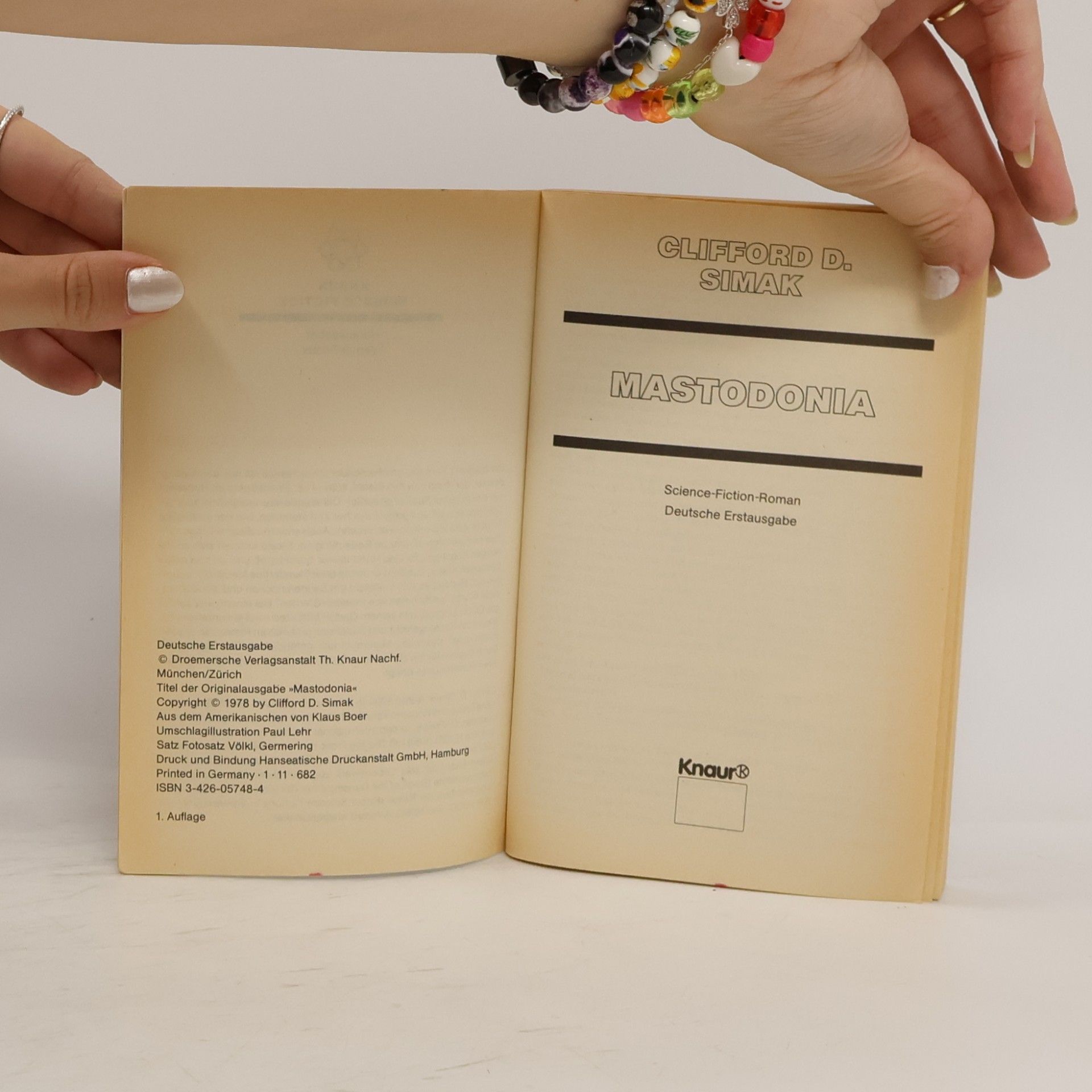 Clifford D. Simak Mastodonia. Science Fiction