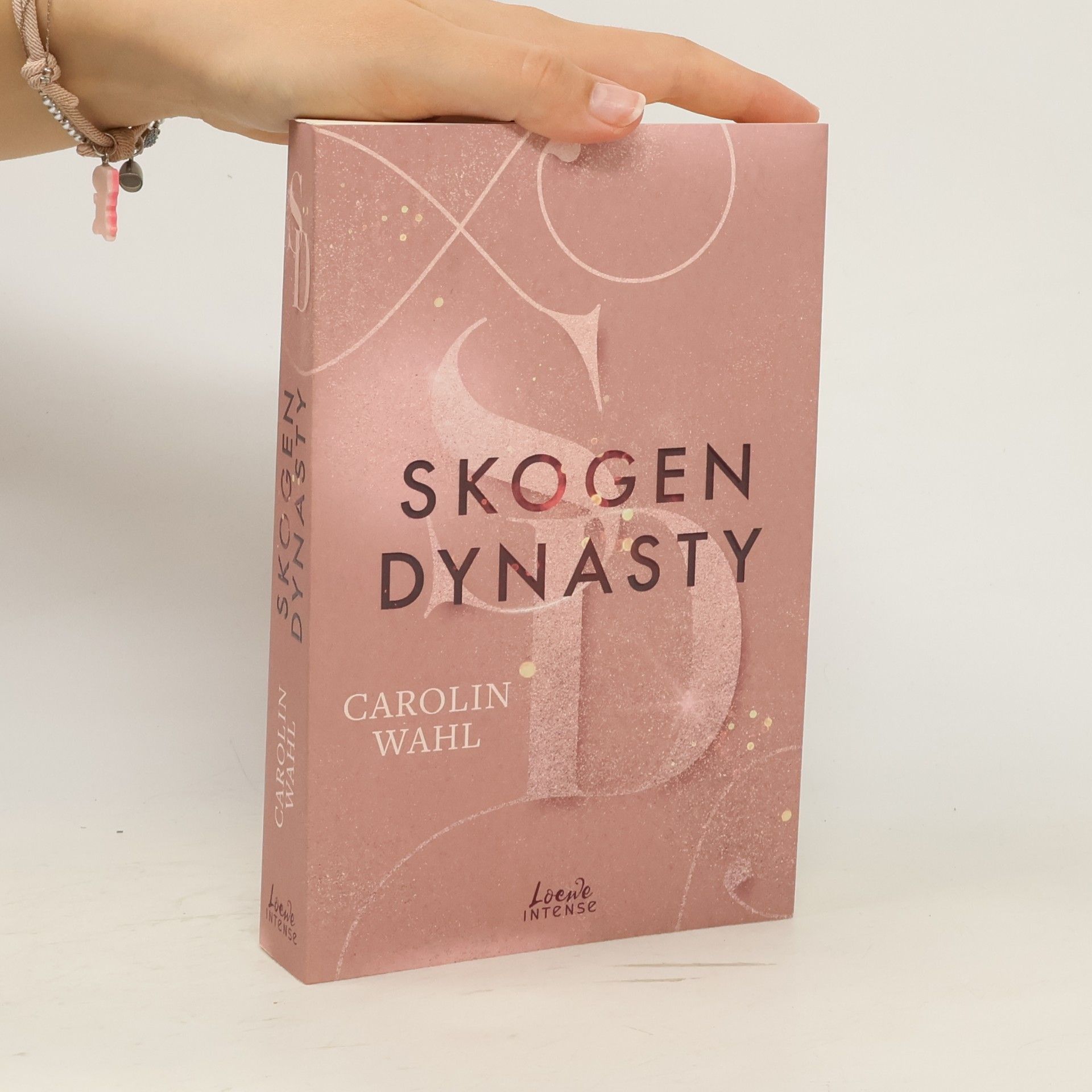 Carolin Wahl Crumbling Hearts 1. Skogen Dynasty