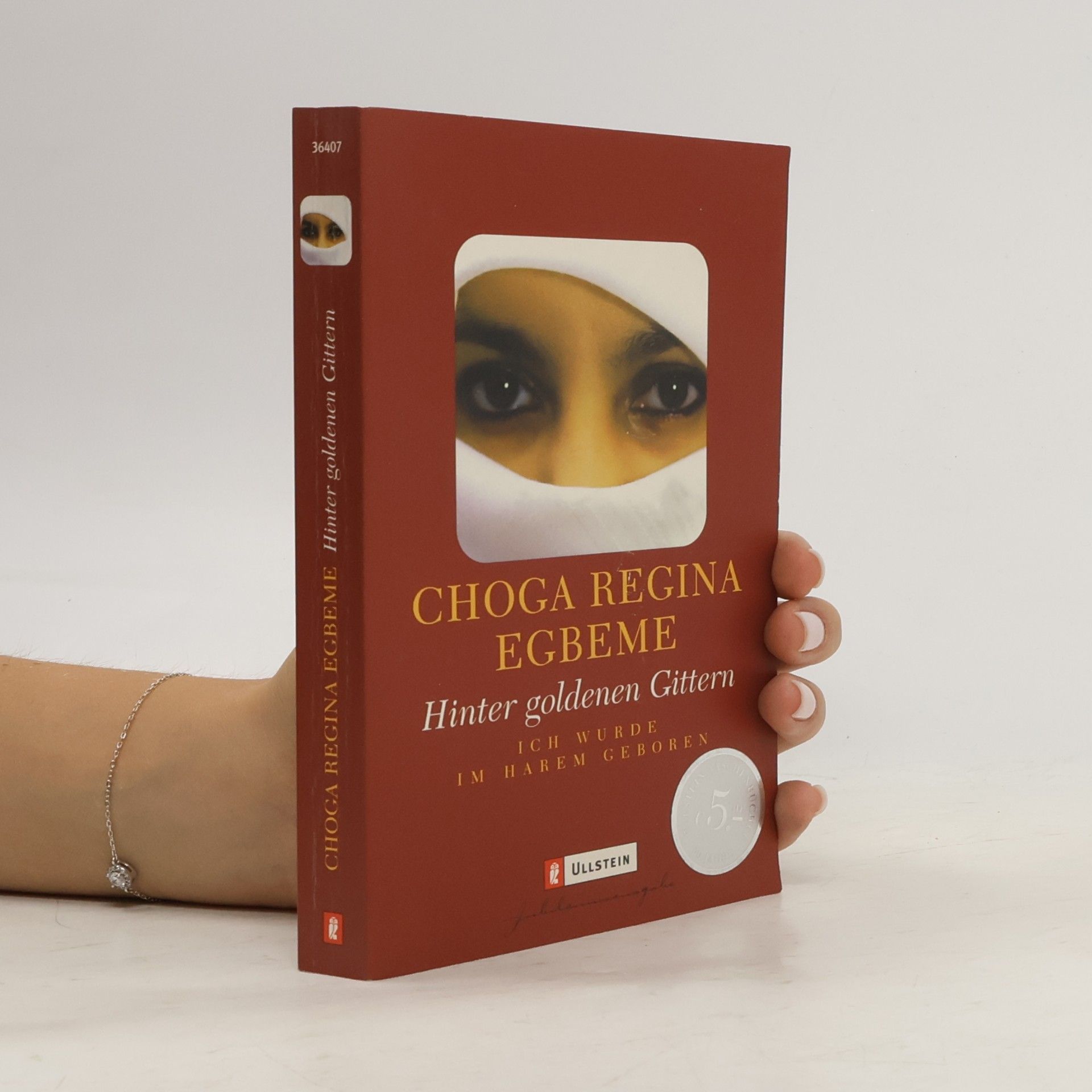 Choga Regina Egbeme Hinter goldenen Gittern